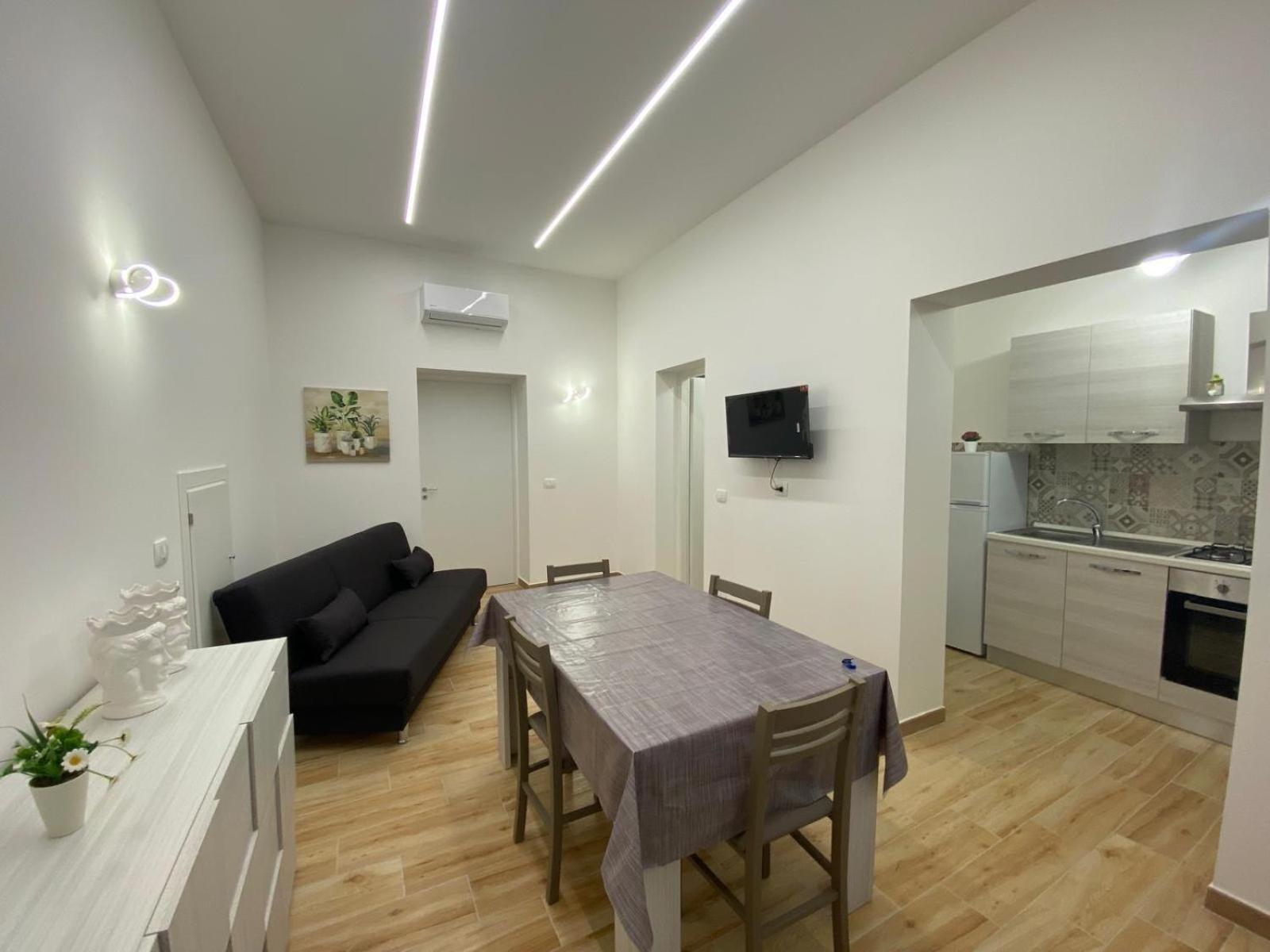 One-Bedroom House photo 1