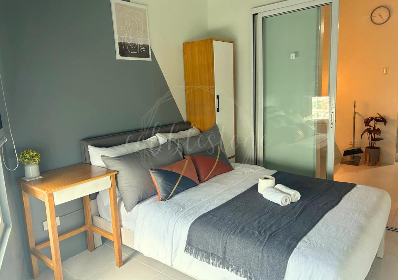 Deluxe One-Bedroom Apartment with City View