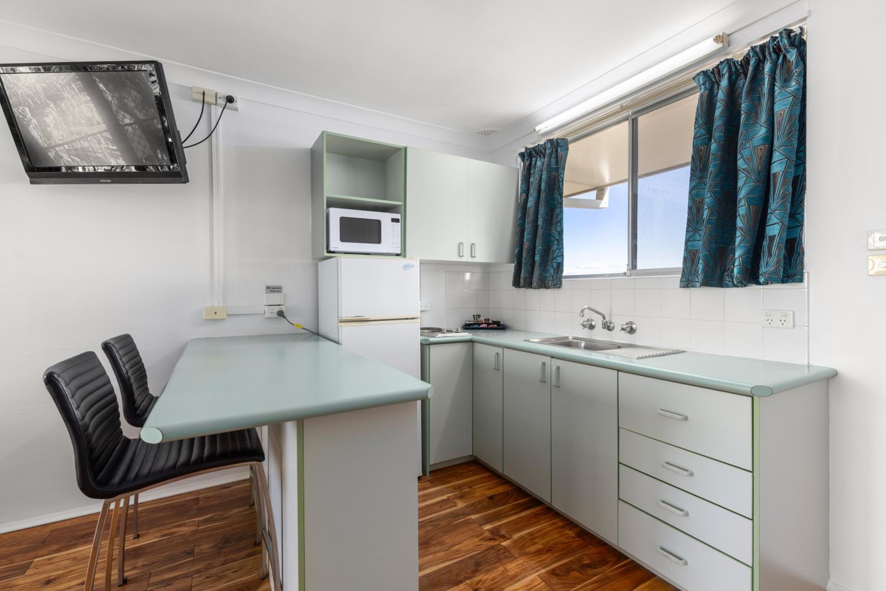 River View Apartment (R19) - Queen Bed And 2 Singles photo 2