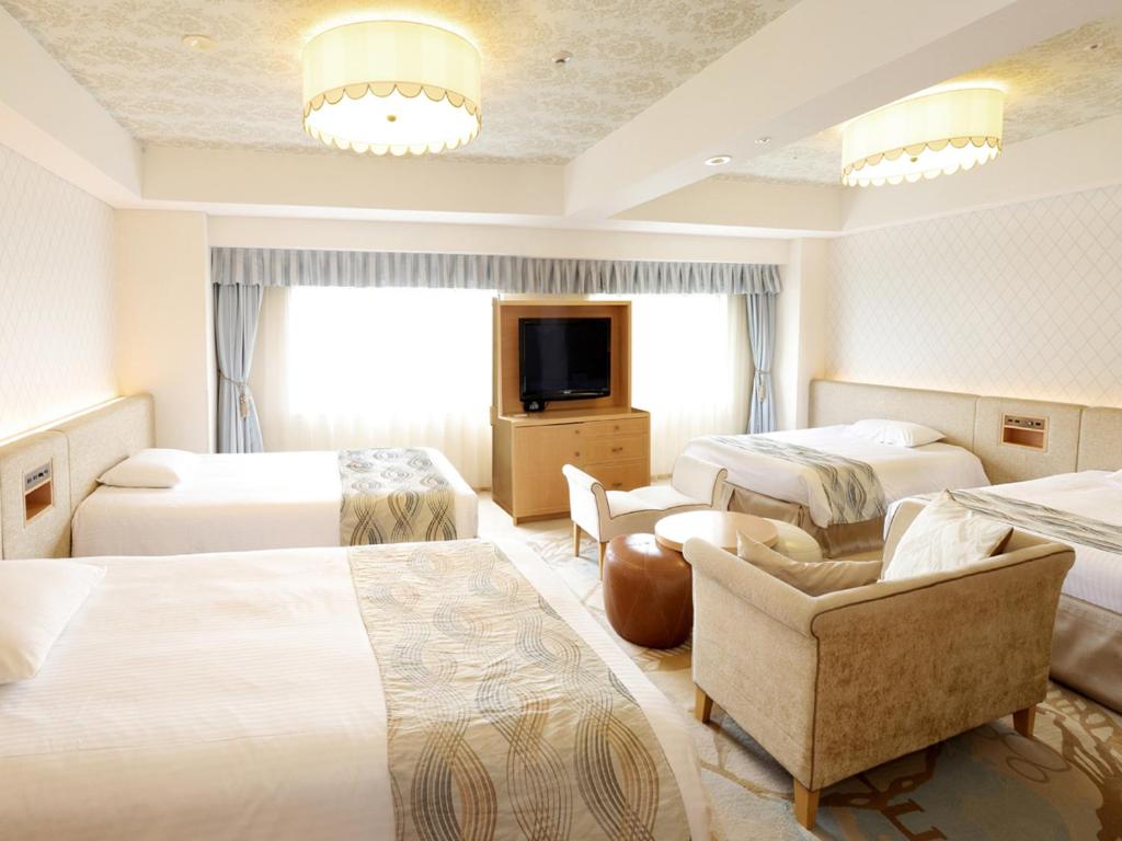 Deluxe Family Room 4-6 adult - Non-Smoking photo 1