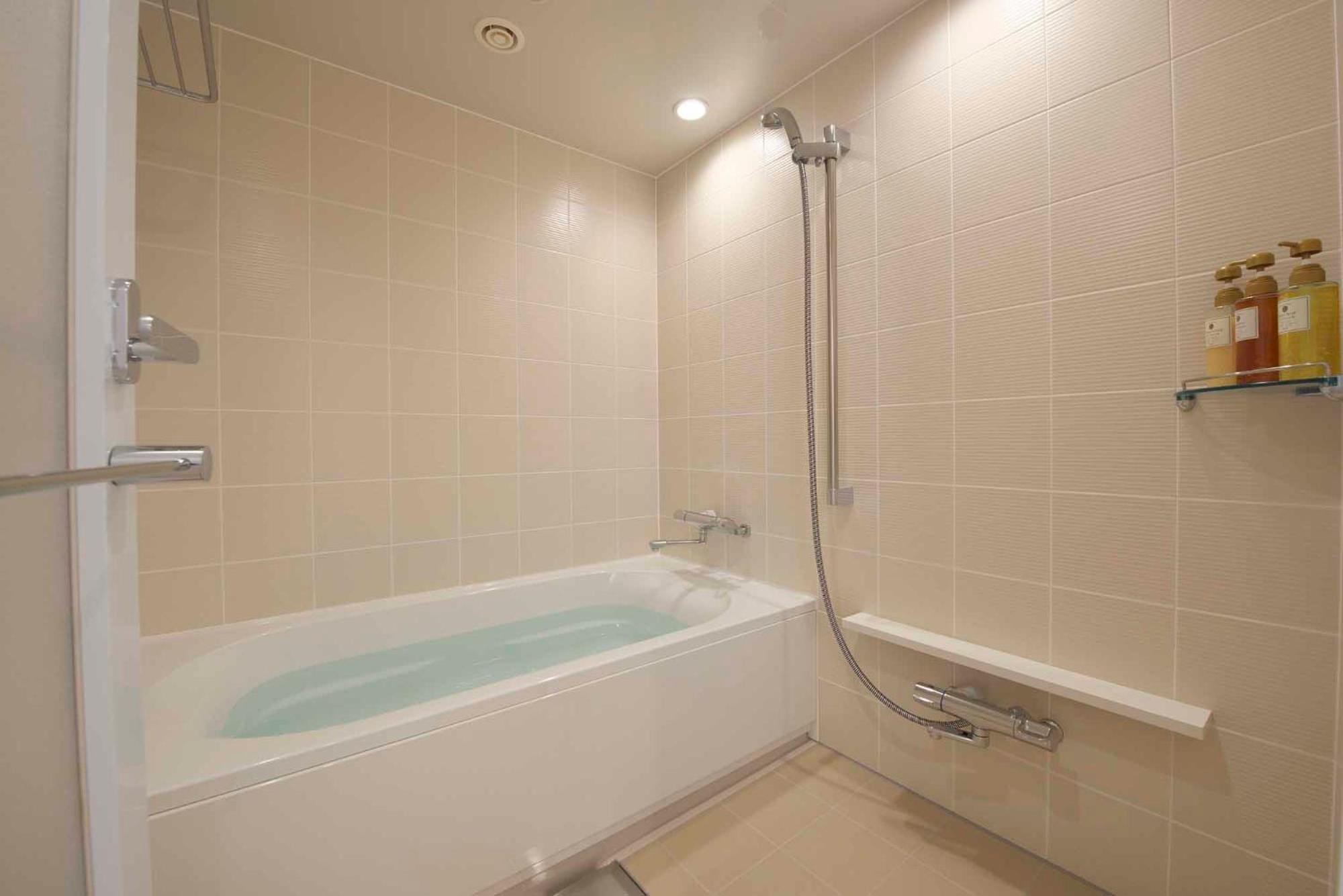 Deluxe Family Room 4-6 adult - Non-Smoking photo 3