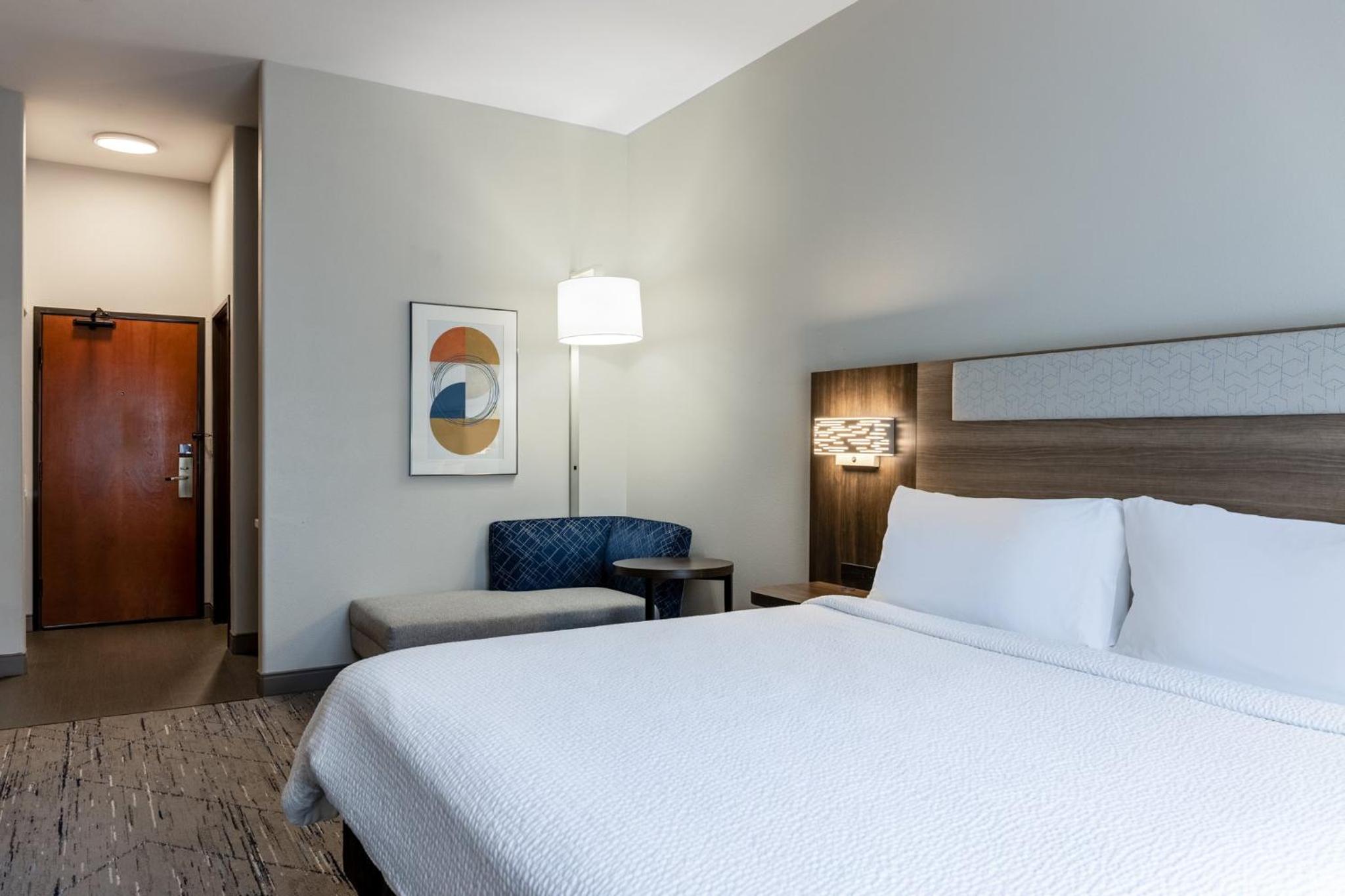 Standard King Room - Photo 3