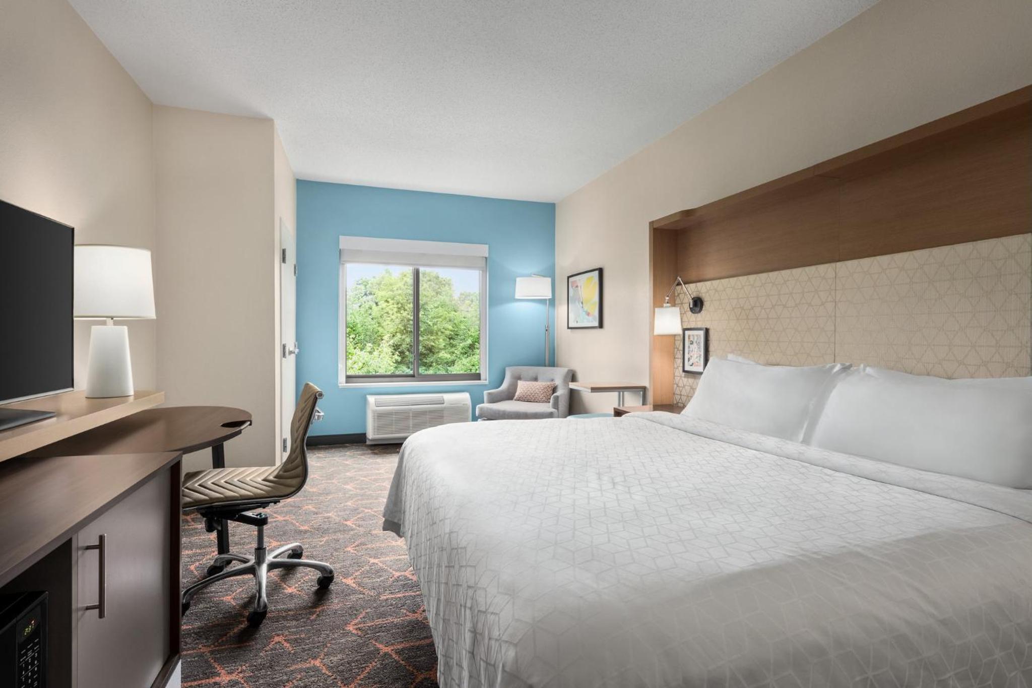Standard King Room - Photo 2