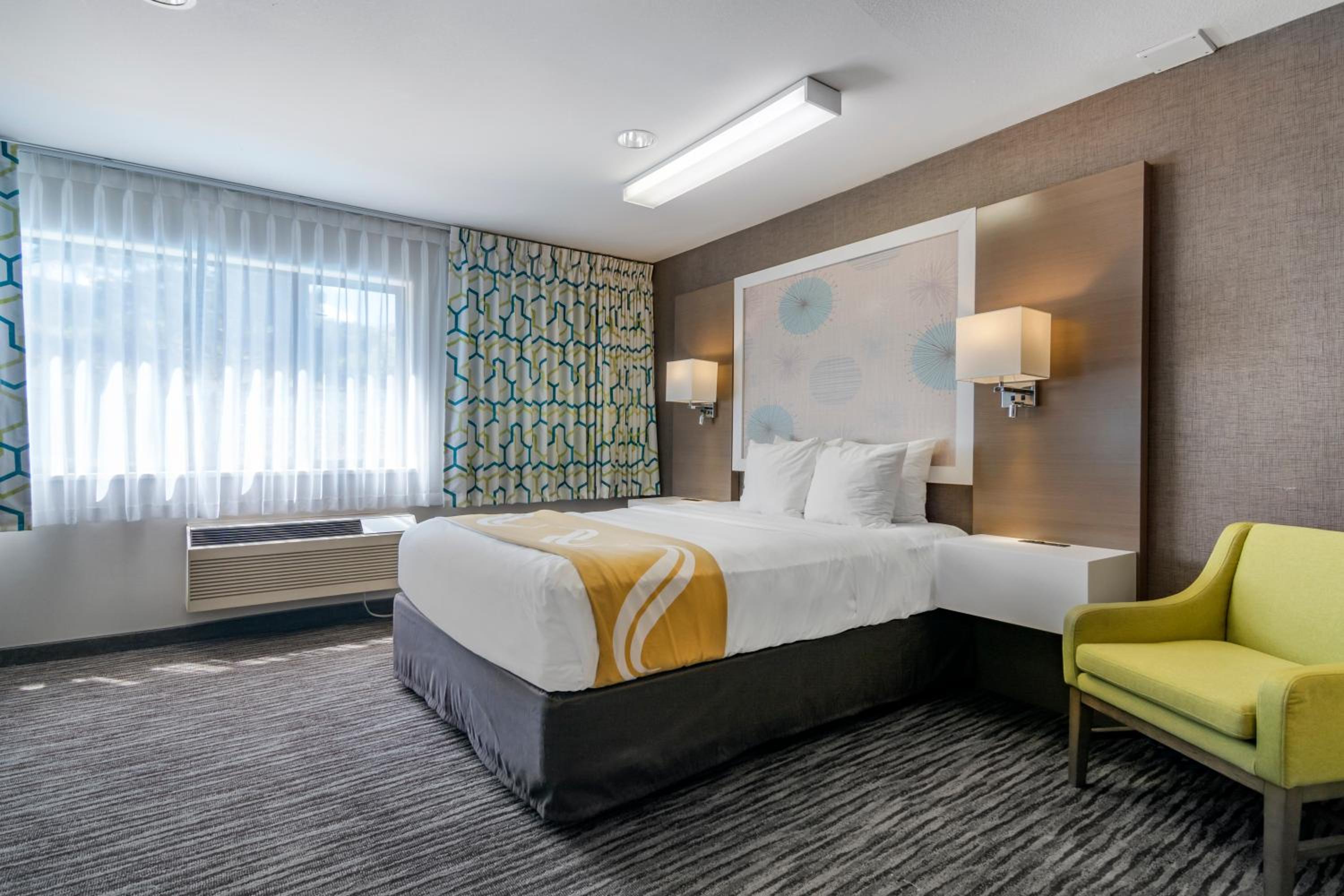 One Room Suite - Non Smoking photo 1