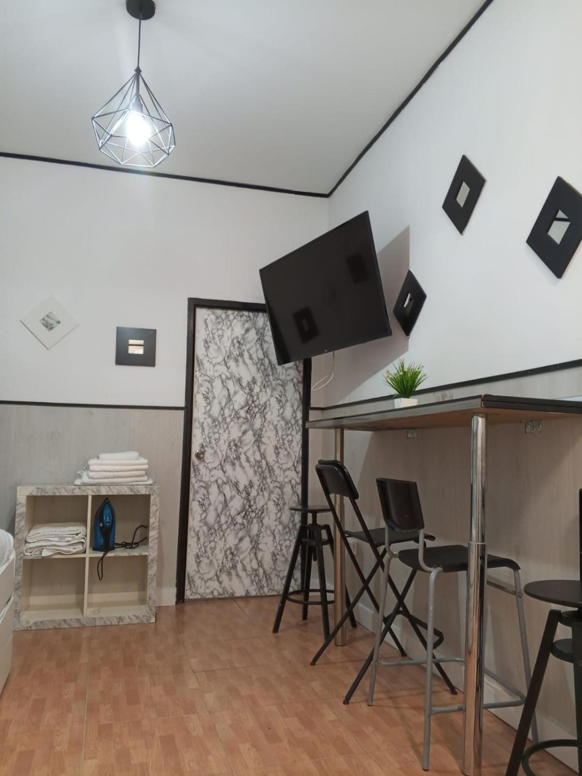 Standard Studio - Photo 10
