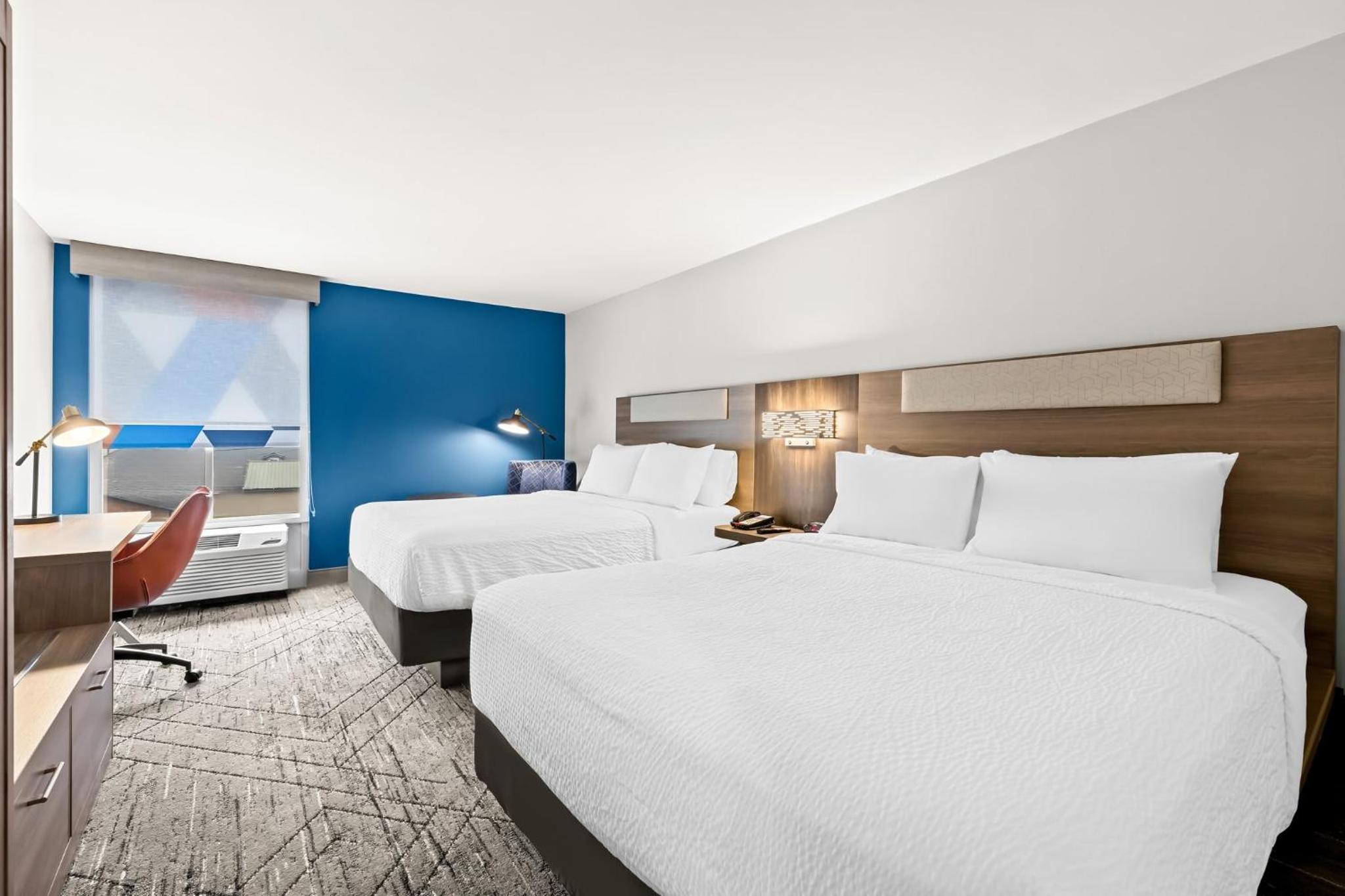 Standard Queen Room with Two Queen Beds and Bath Shower Combo - Photo 2