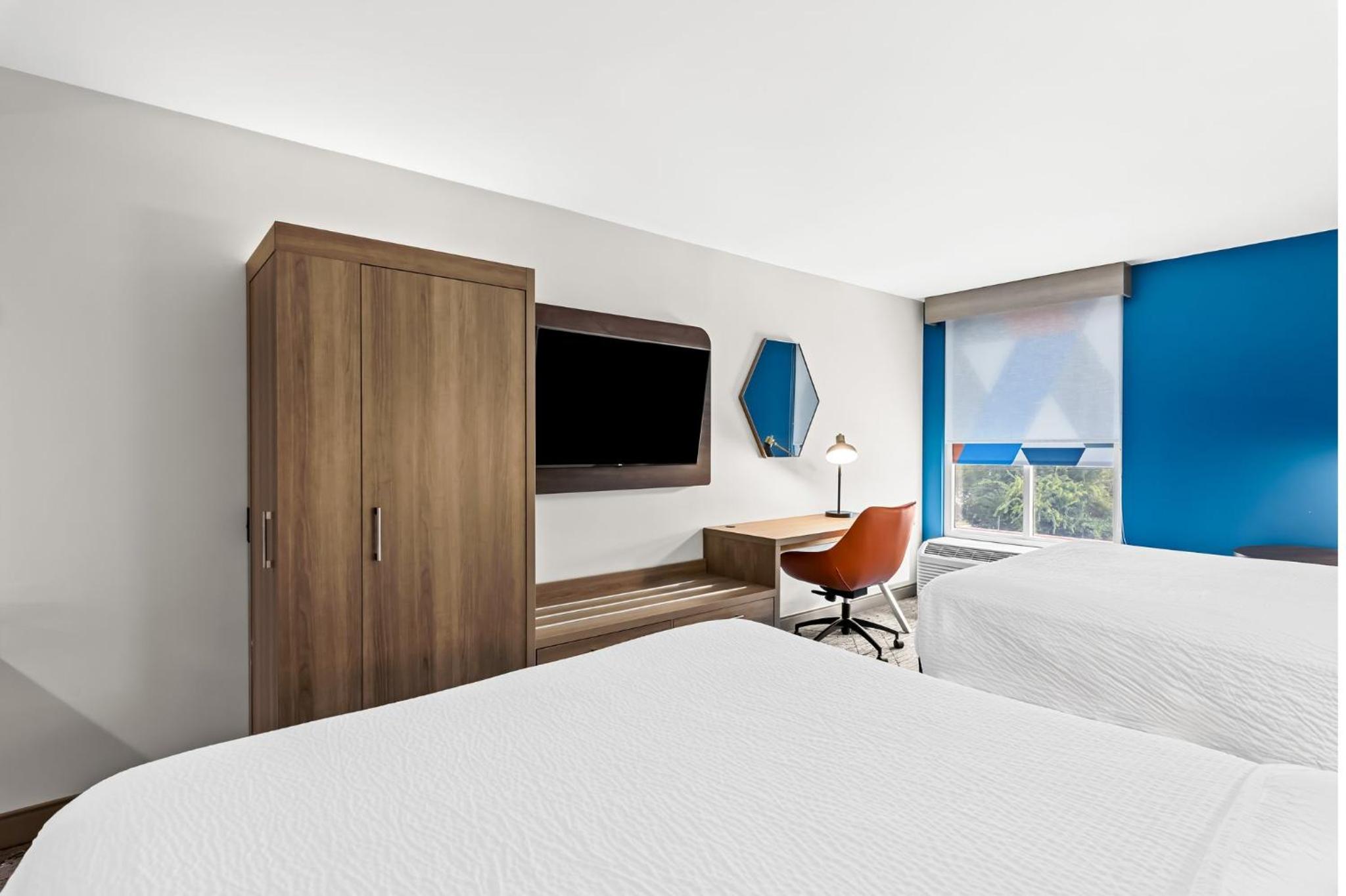 Standard Queen Room with Two Queen Beds and Bath Shower Combo - Photo 3