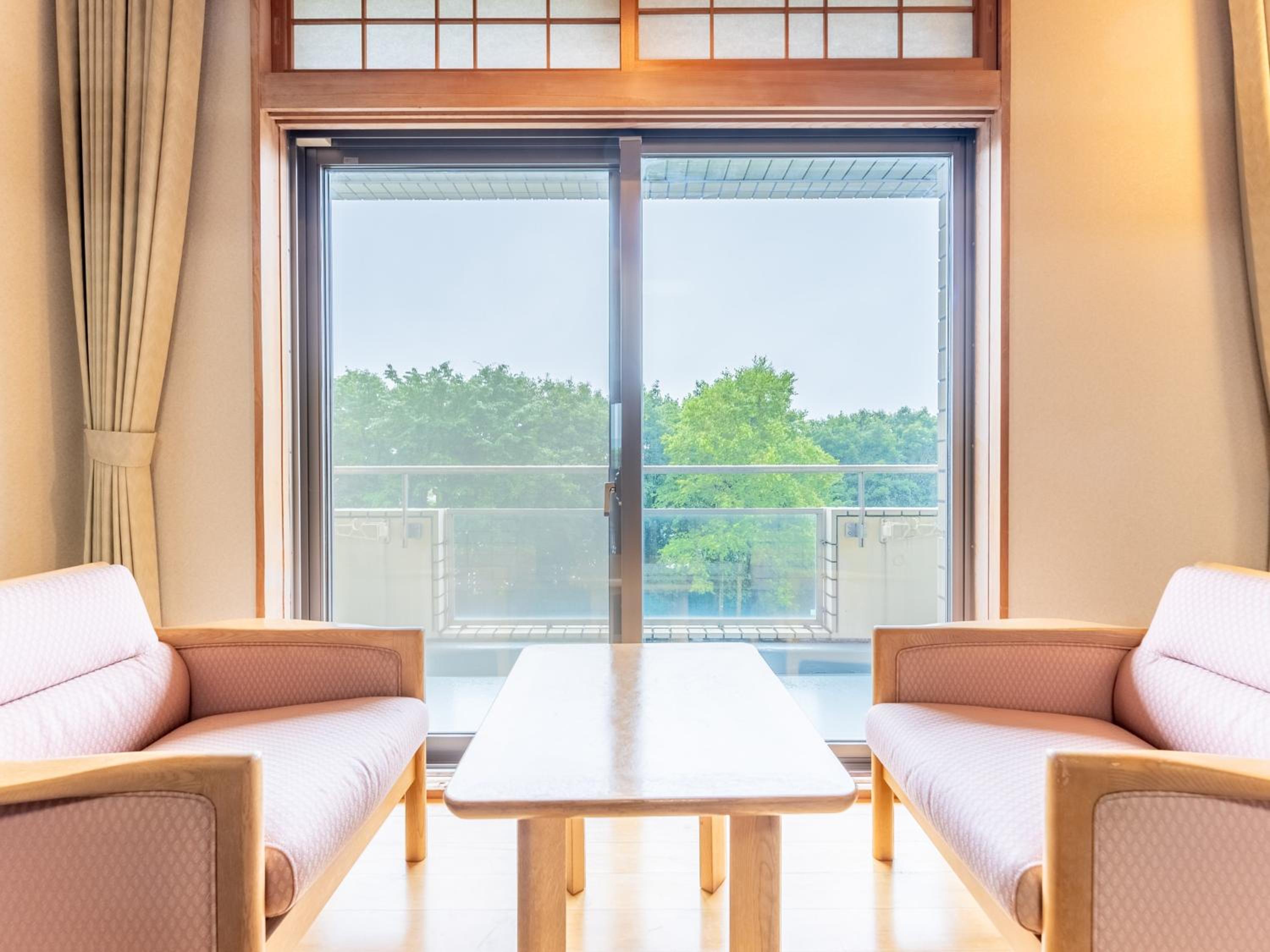 Standard Japanese-Style Room with Shared Bathroom - Non-Smoking - Photo 3