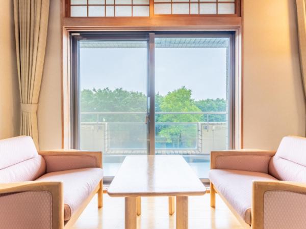 Standard Japanese-Style Room with Shared Bathroom - Non-Smoking - Photo 2