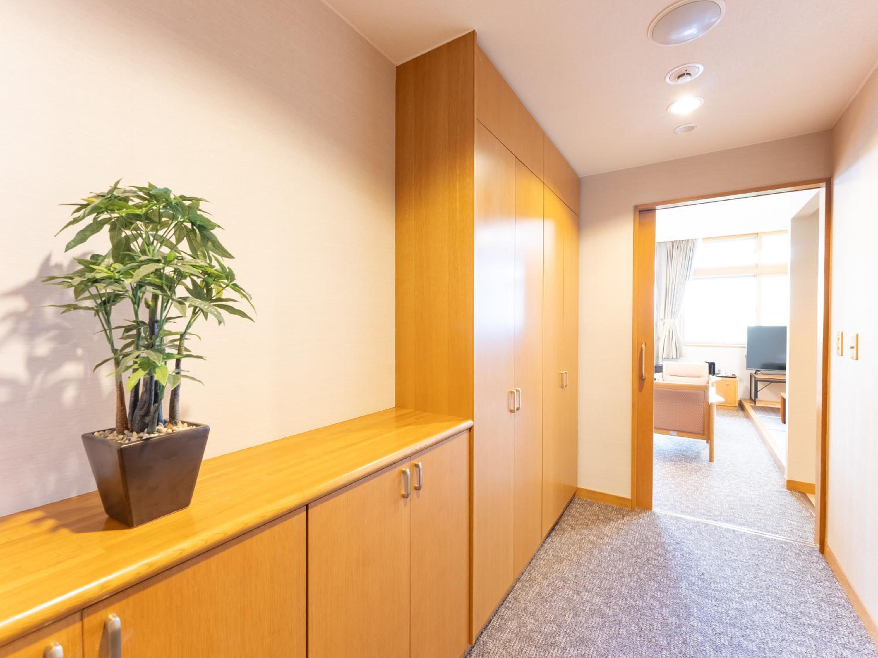 Twin Room with Disability Access - Non-Smoking photo 3