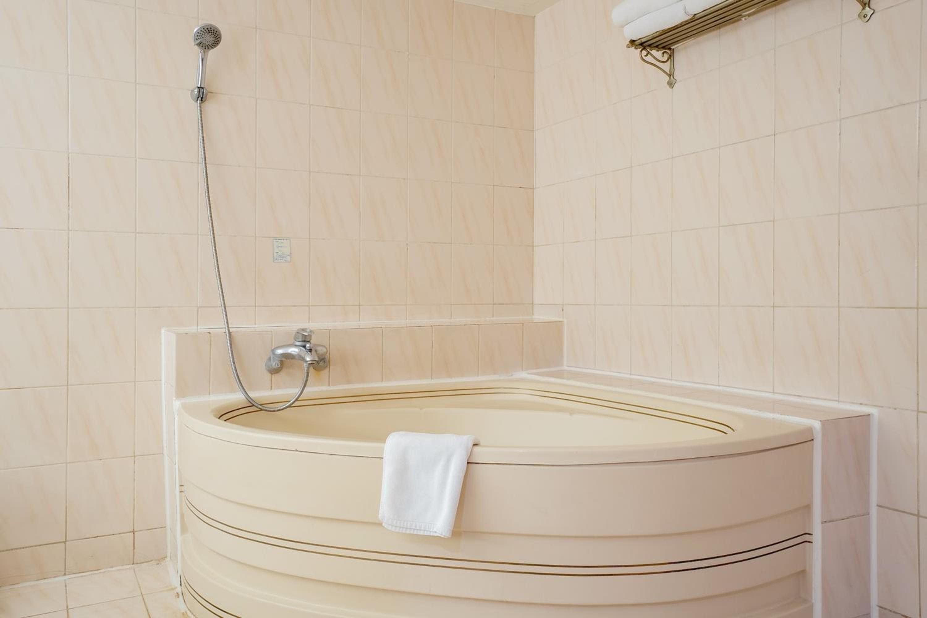 Deluxe Suite - Photo 5