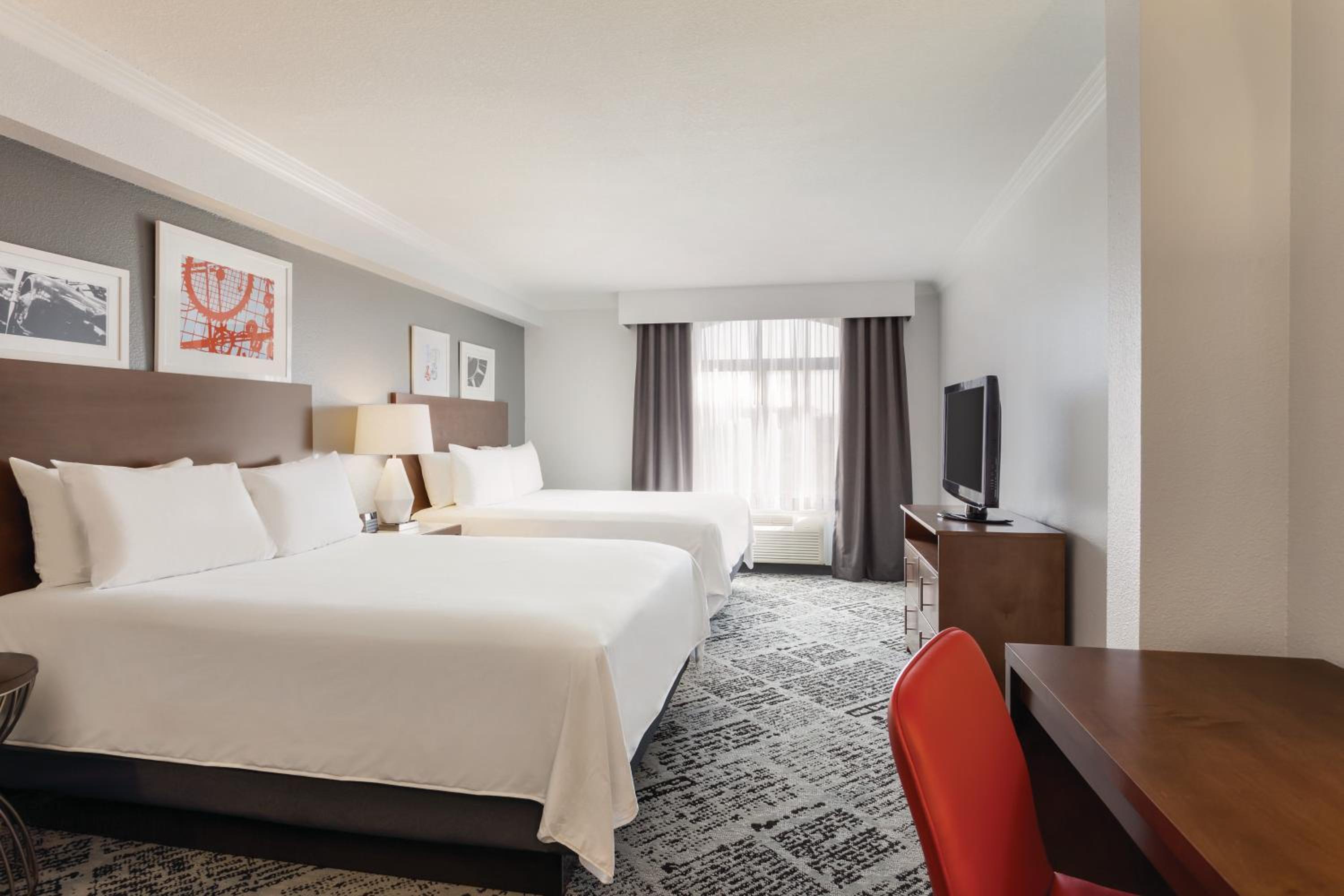 Queen Room With Two Queen Beds - Non-Smoking
