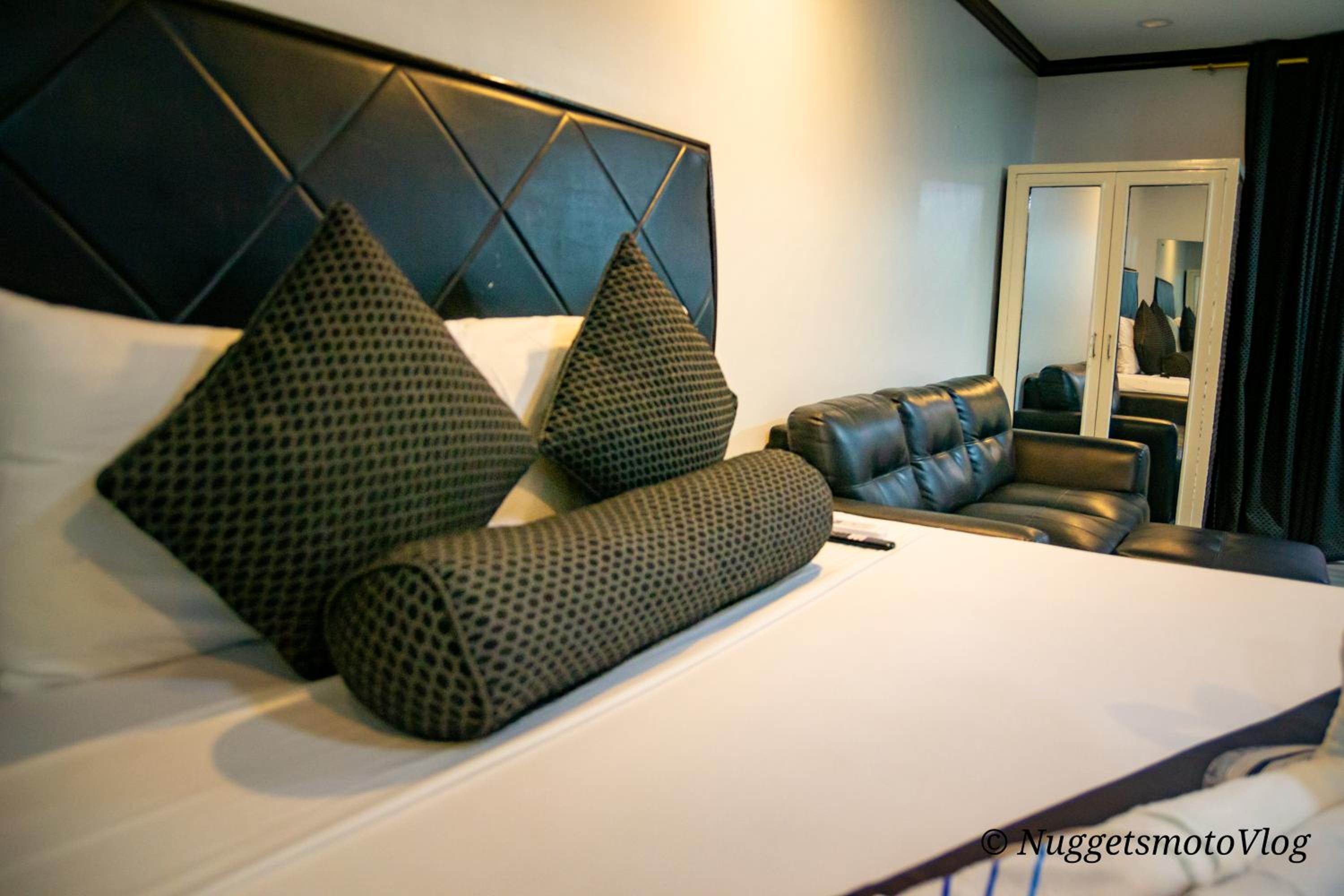 Standard King Room photo 2