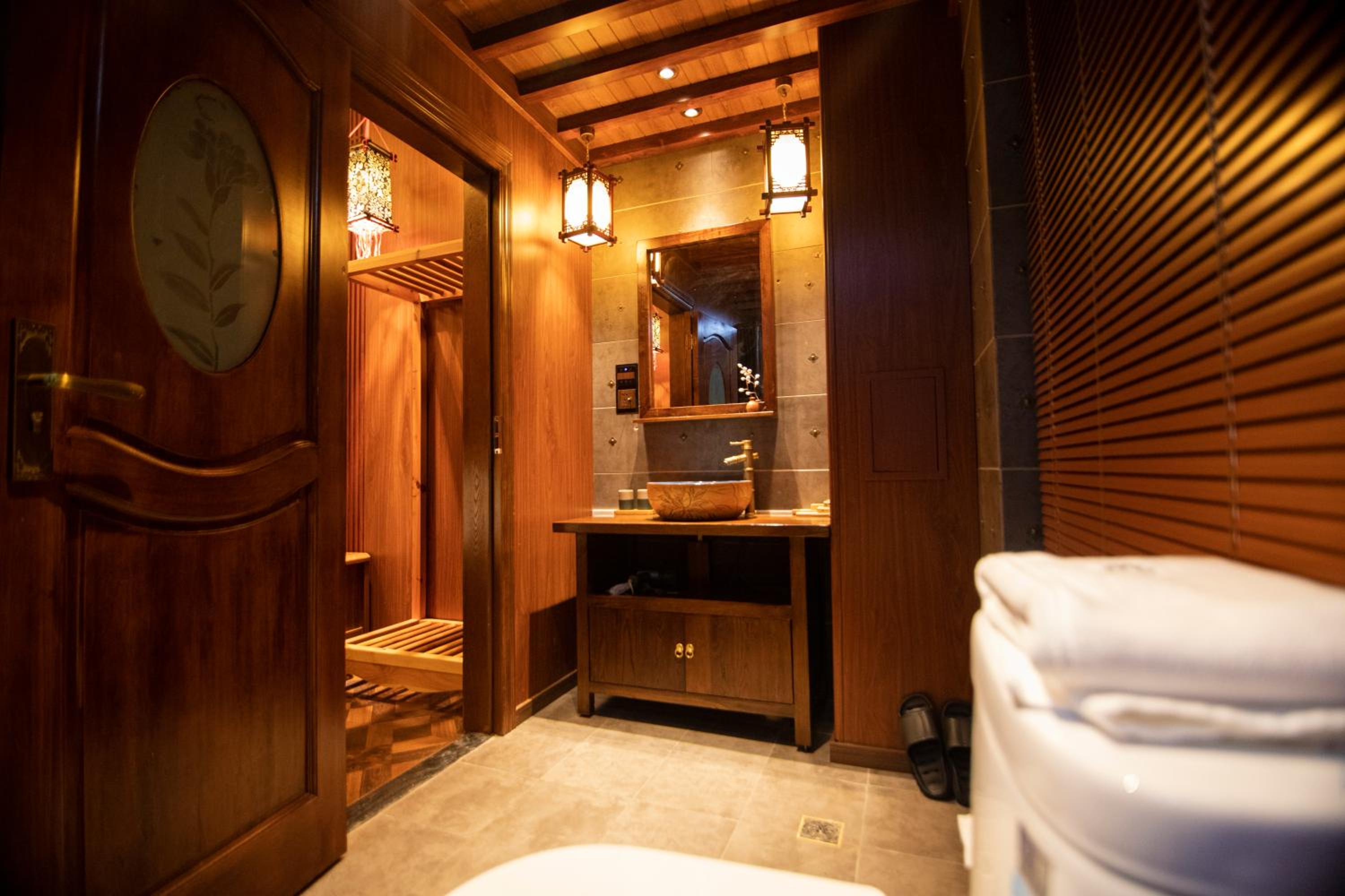 Queen Room photo 3