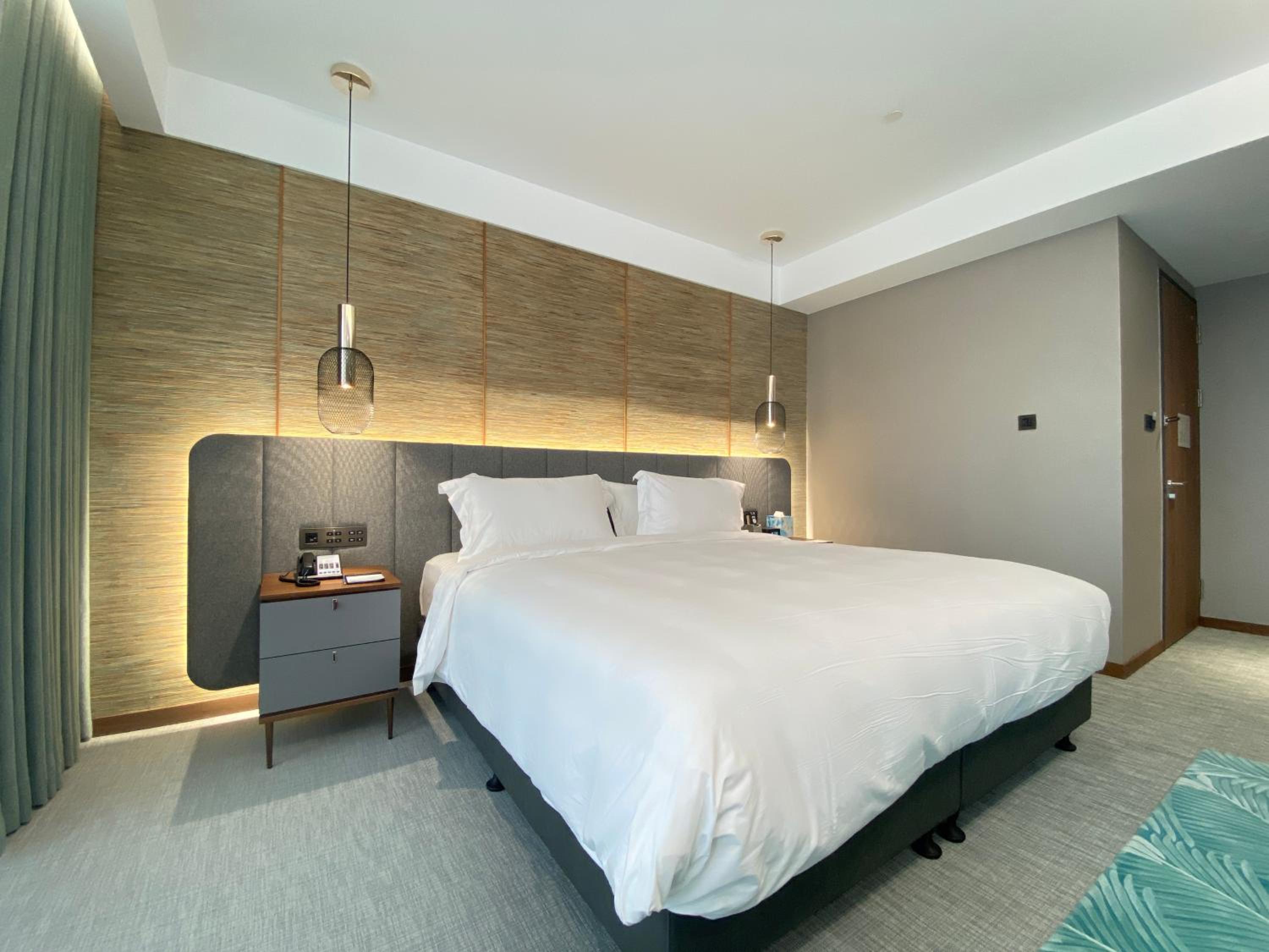 Deluxe Double Room with Grand View - Photo 3