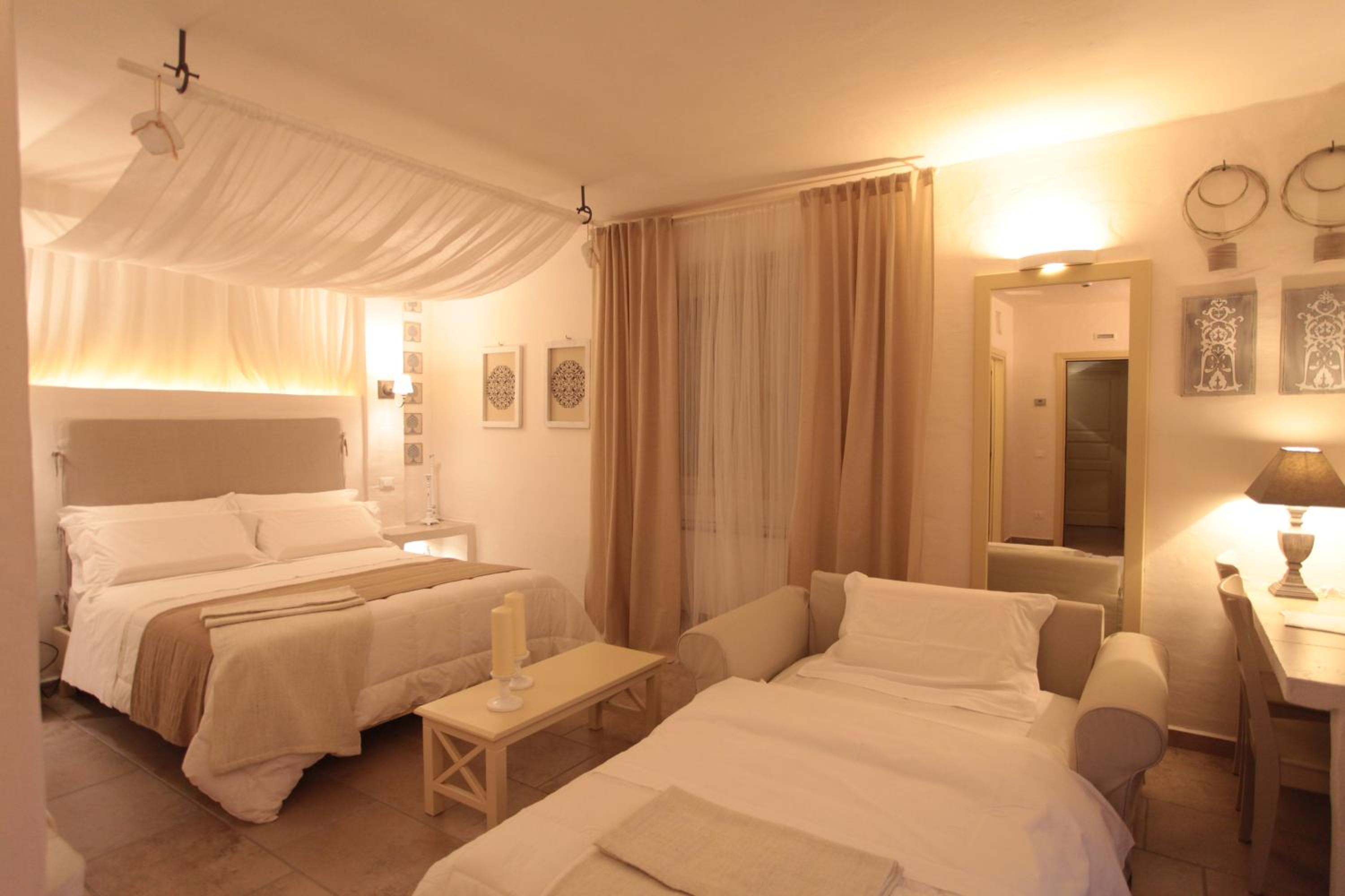 Deluxe Quadruple Room with Private Terrace - Photo 13