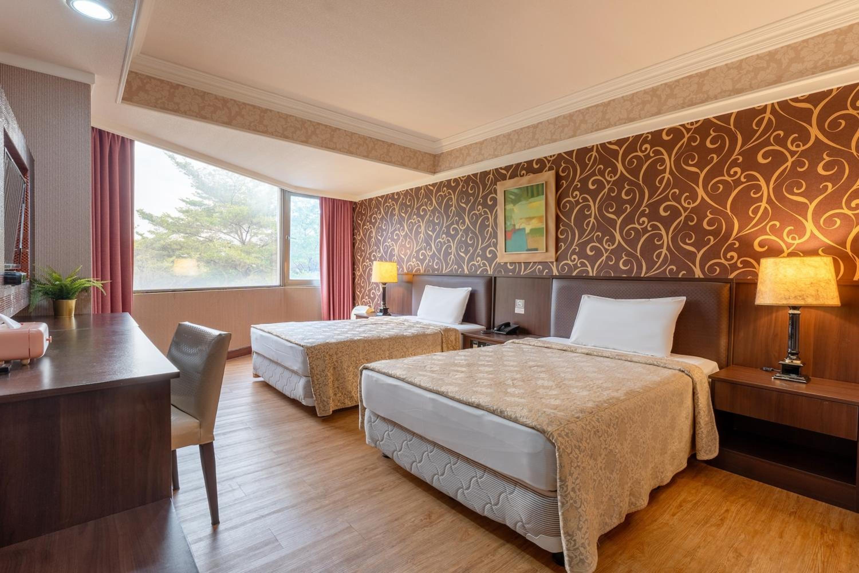 Superior Twin Room - Photo 1