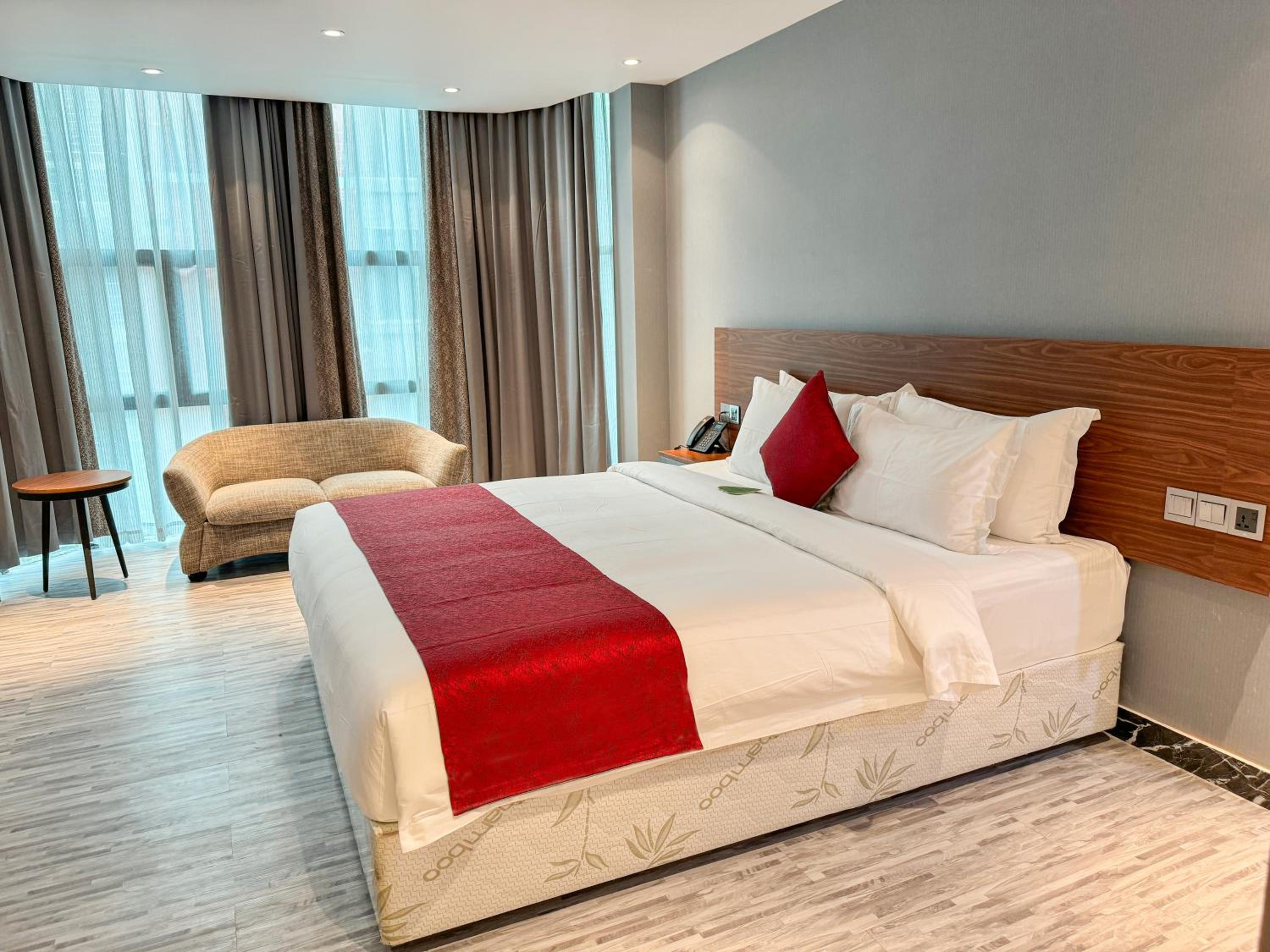 Large Double Room photo 1