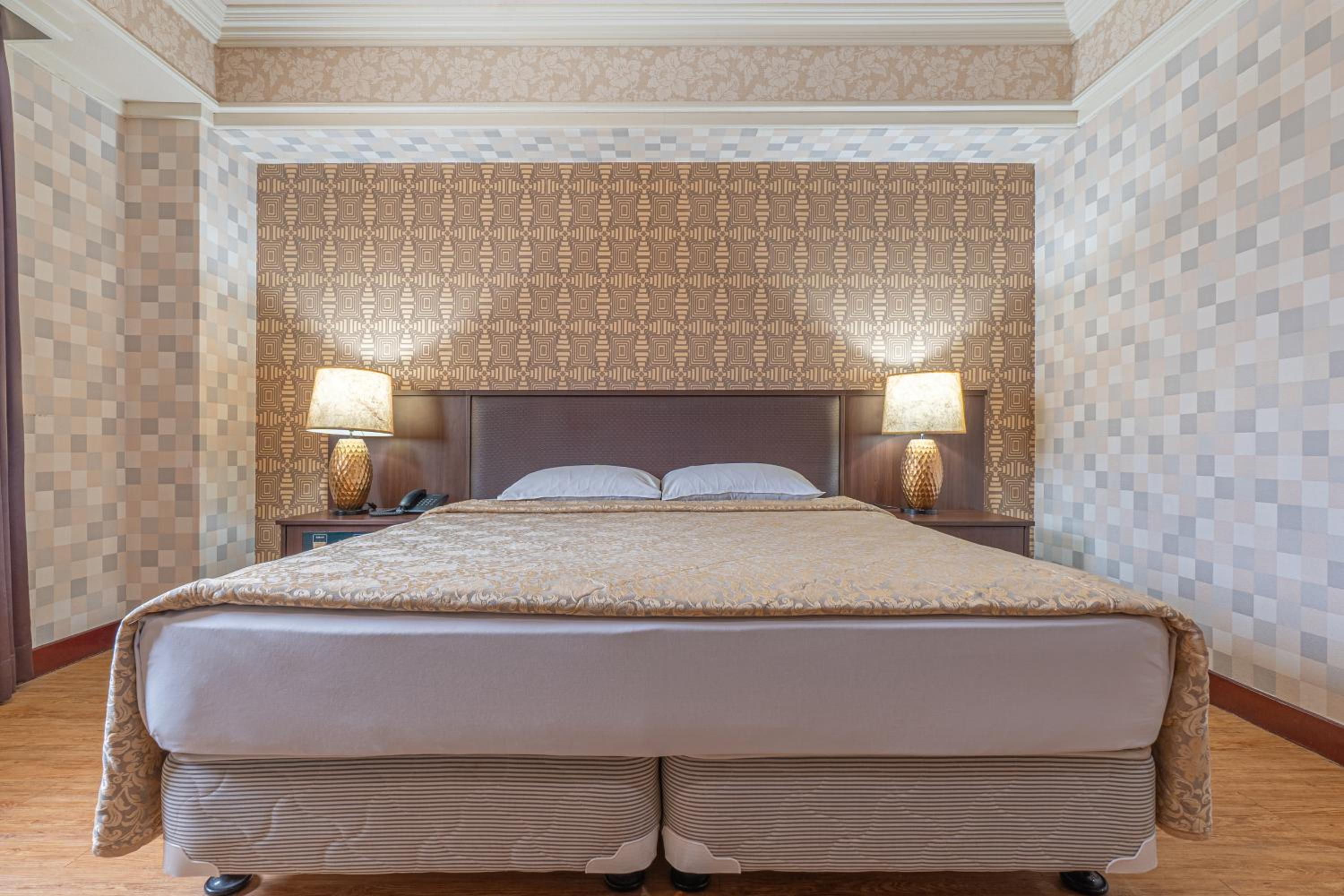 Standard Double Room - Photo 5