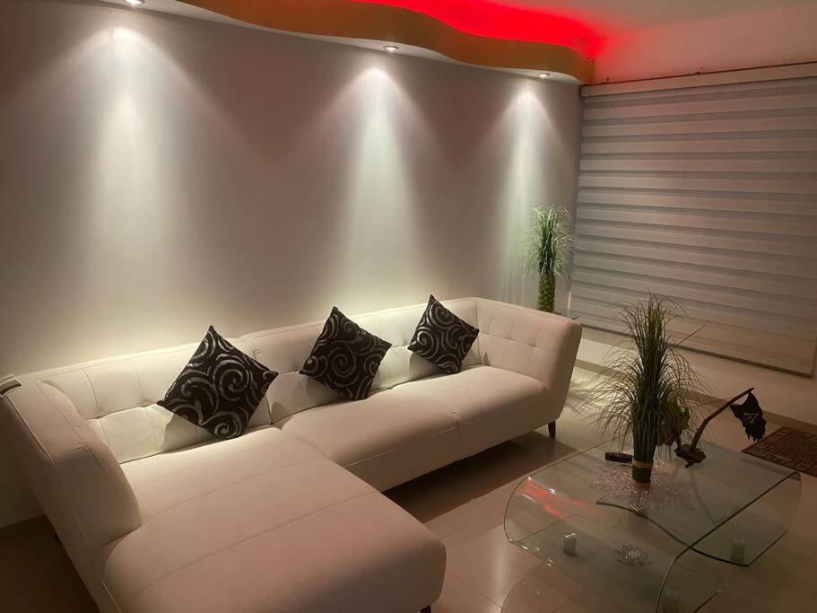 One-Bedroom House photo 1