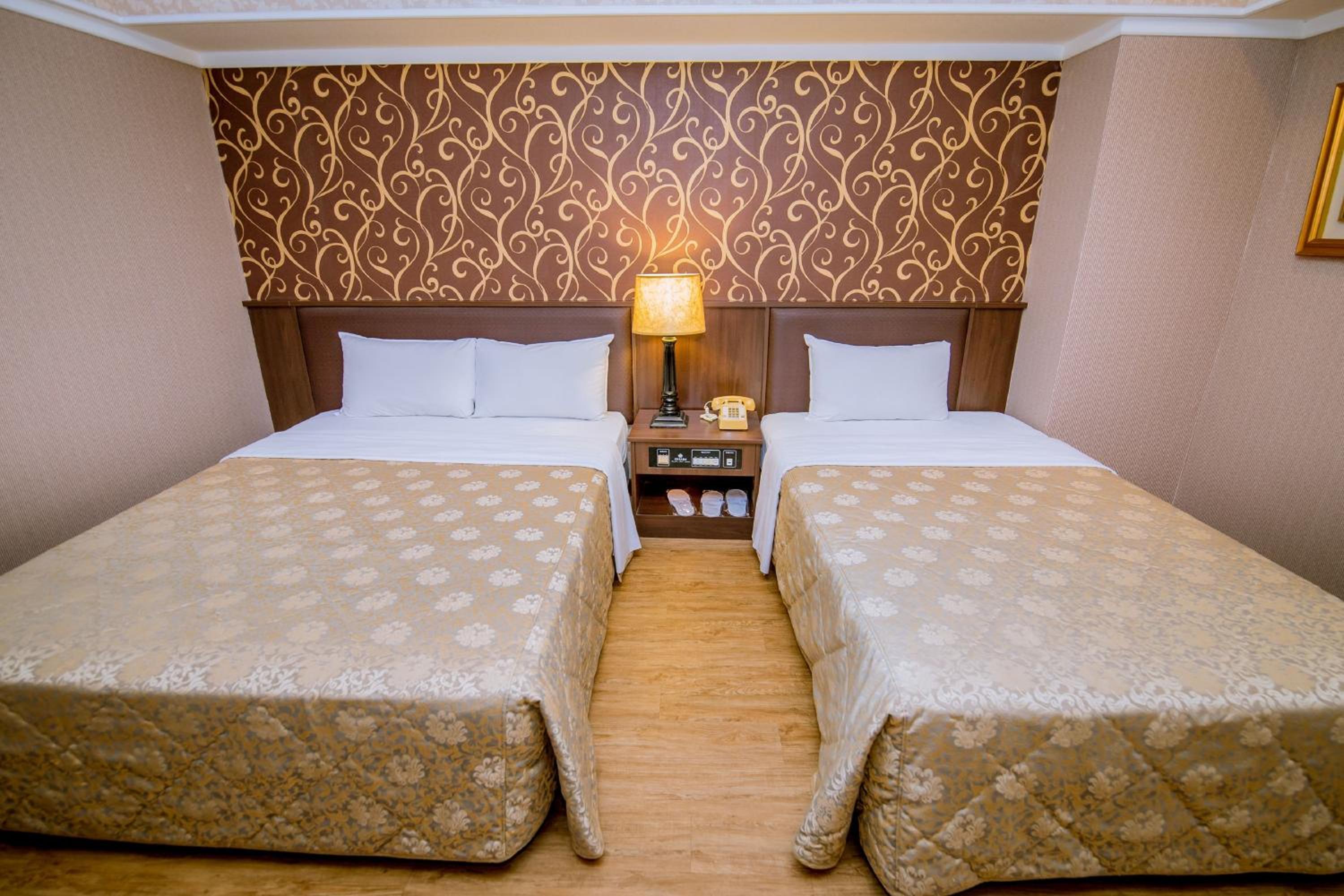 Superior Triple Room - Photo 3