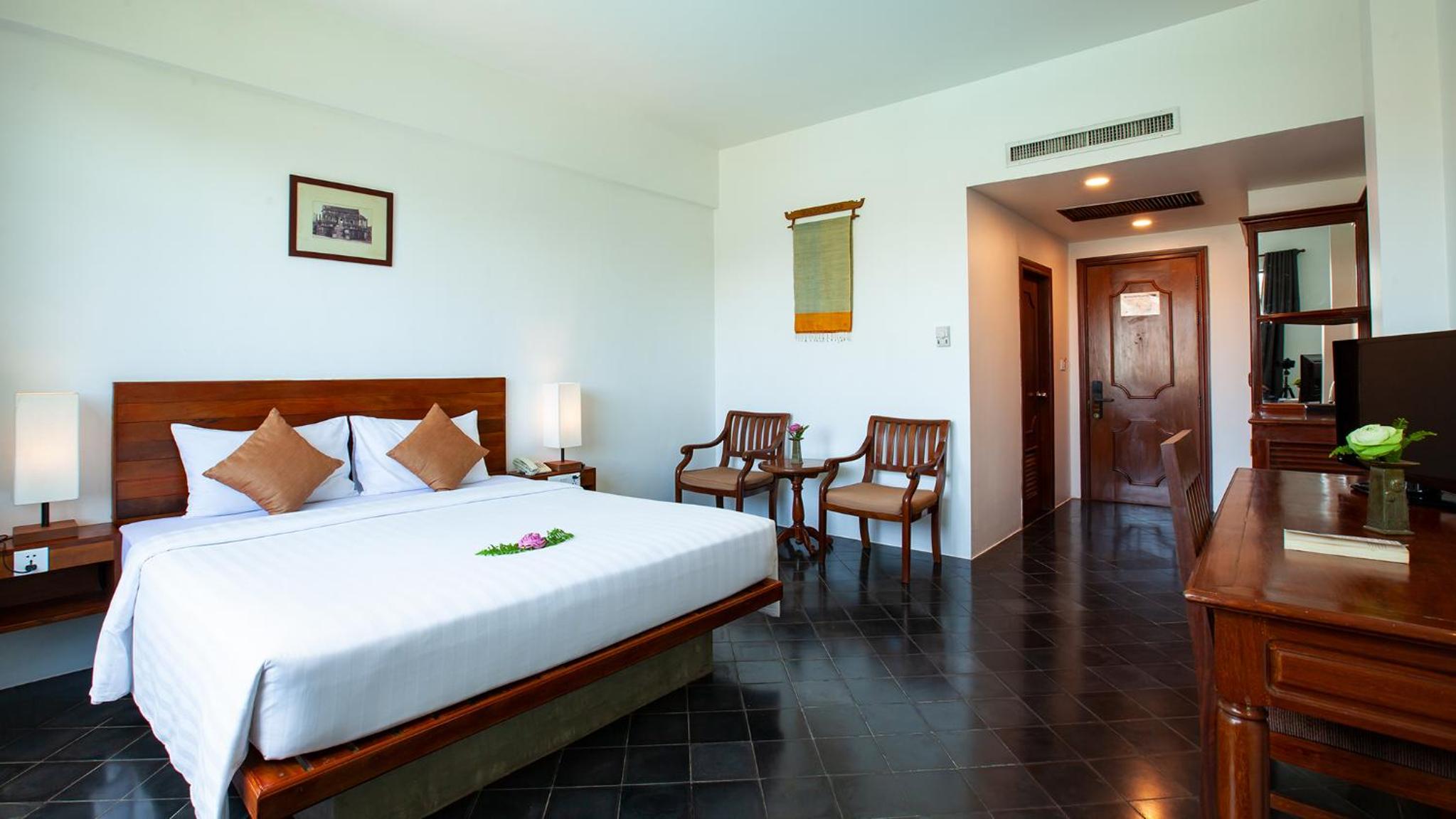 Deluxe Double Room - Photo 8