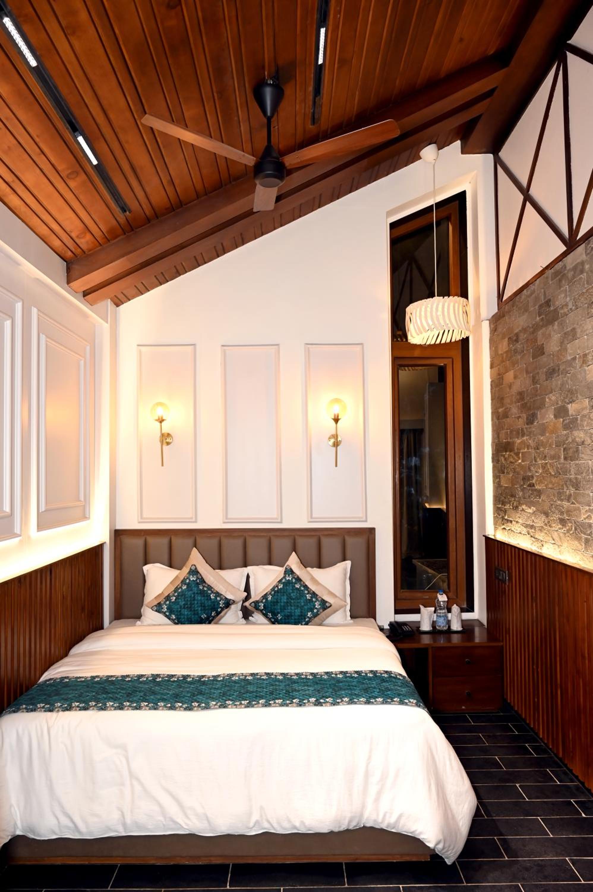 Studio with Spa Bath