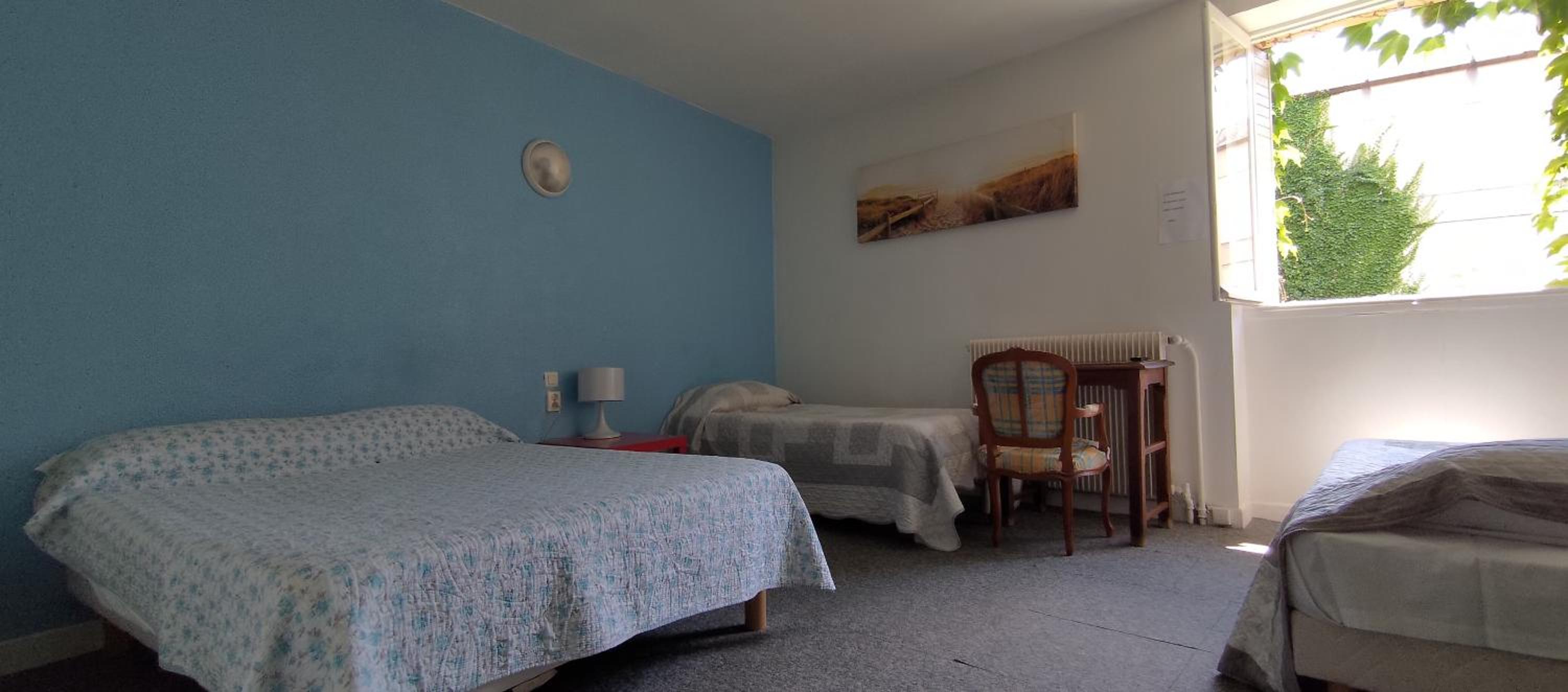 Quadruple Room (2 Adults + 2 Children) - Photo 1