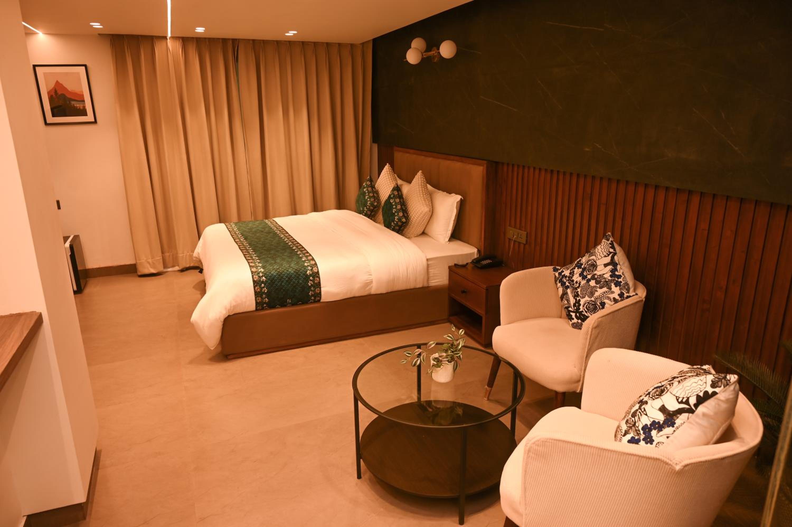 Deluxe King Room