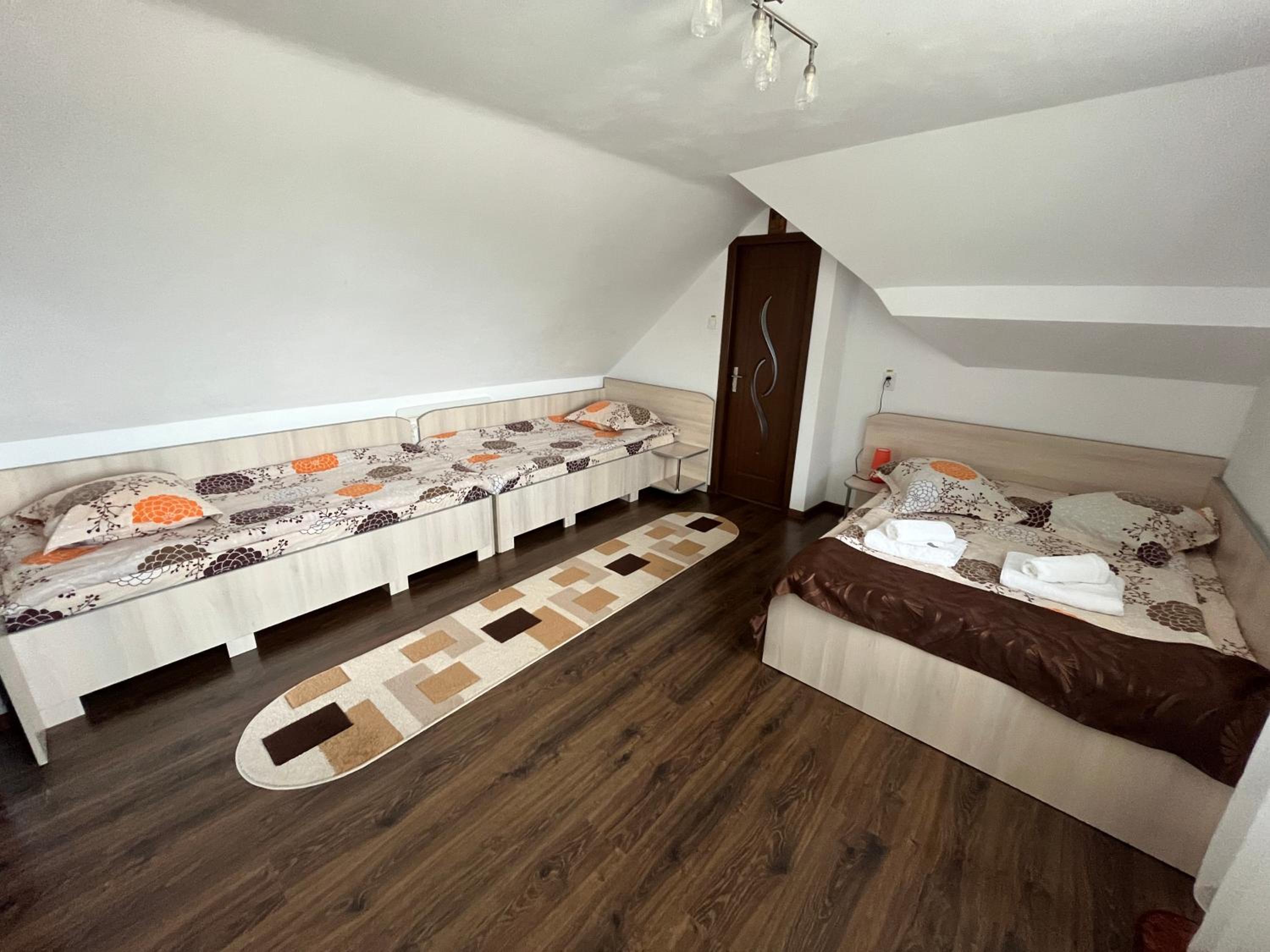 Double Room With Balcony (2 Adults + 1 Child) photo 2
