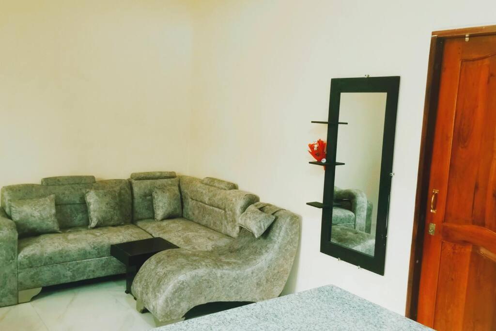 One-Bedroom Apartment photo 3