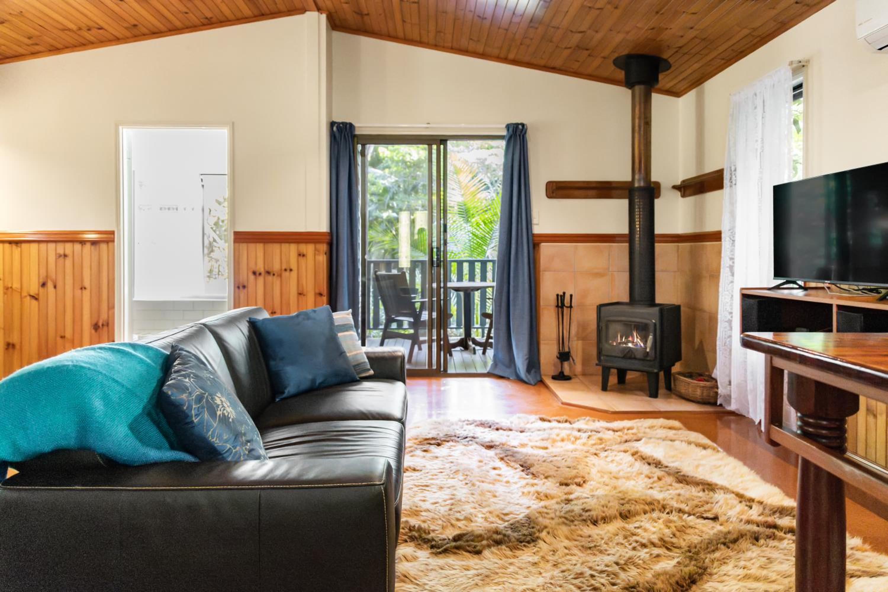 Cottage- Peace photo 1