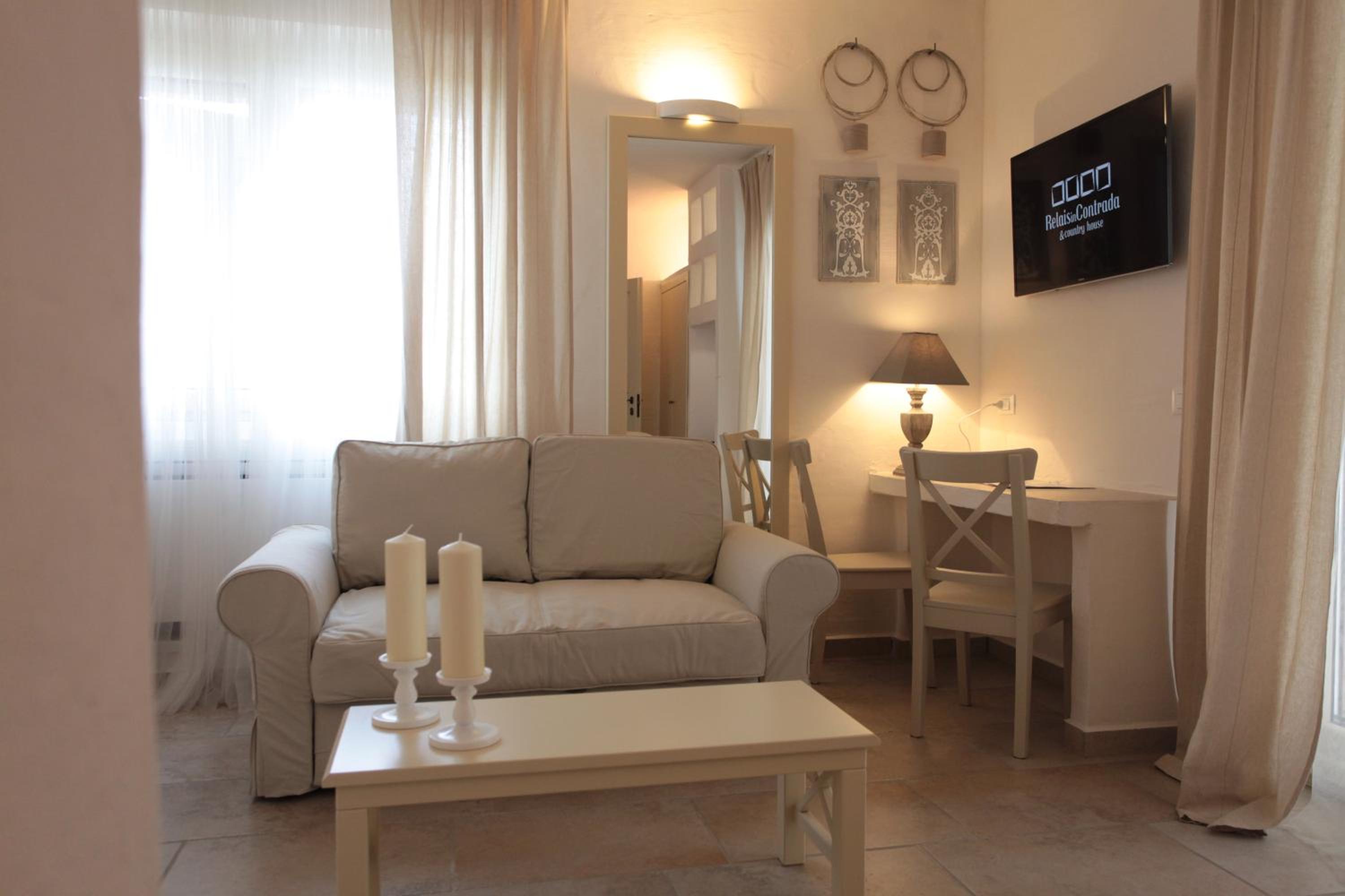 Deluxe Quadruple Room with Private Terrace - Photo 10