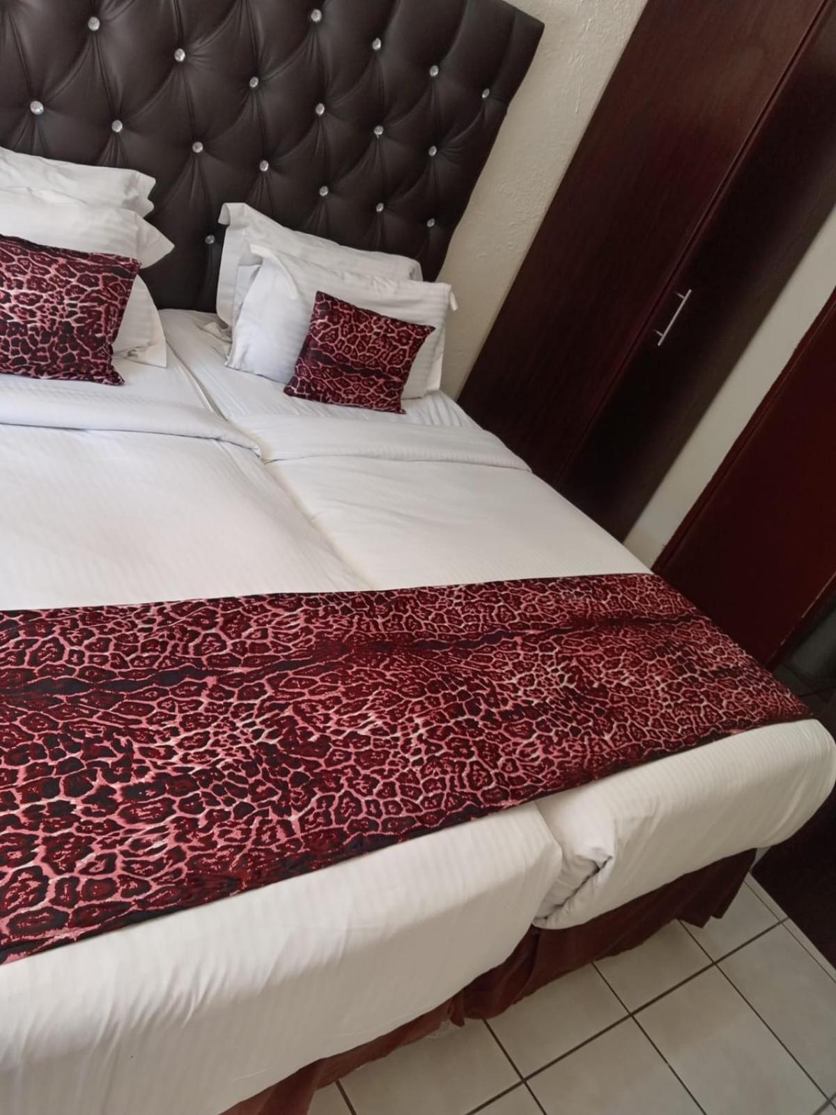 Standard Twin Room photo 2