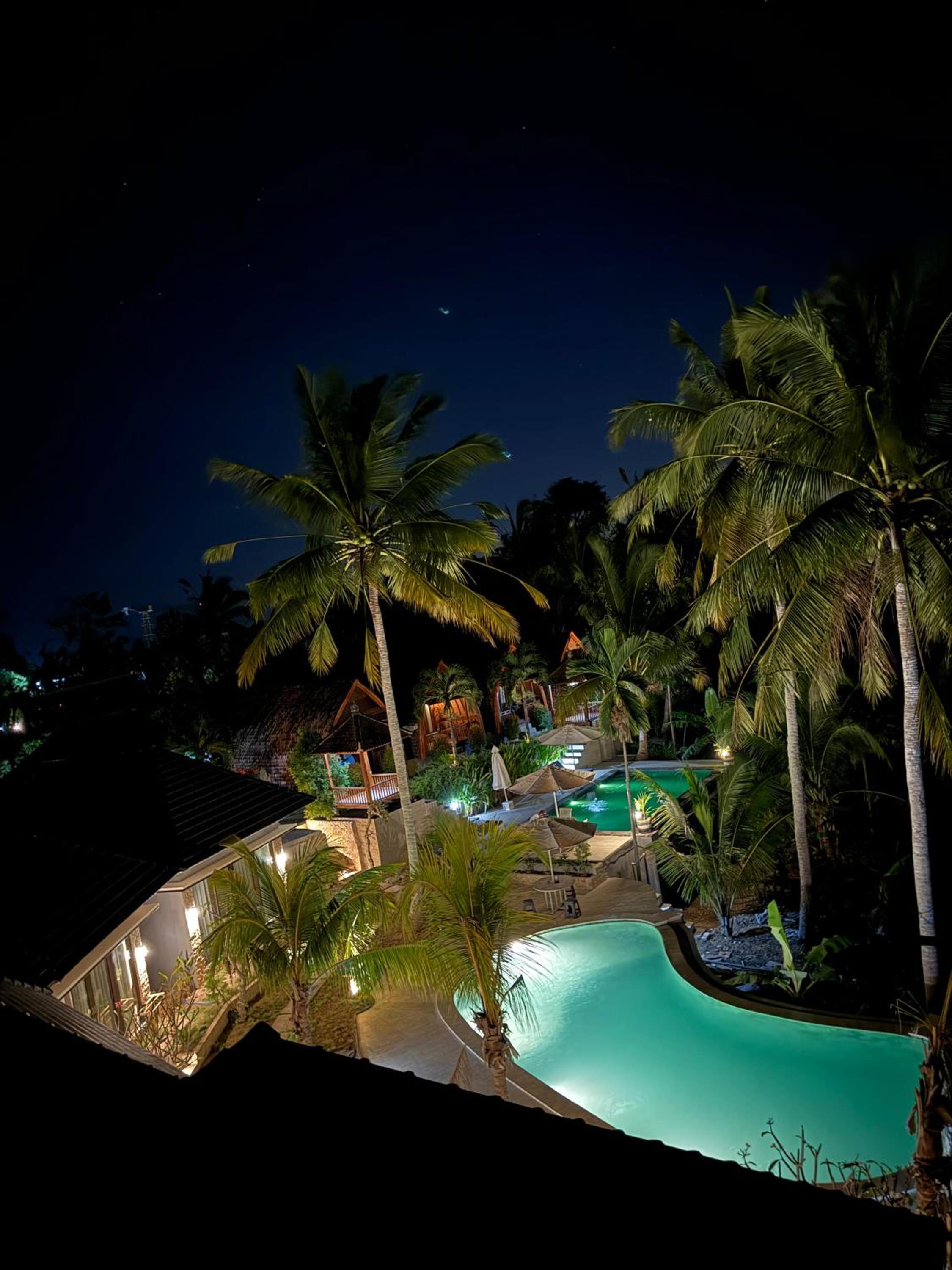 Deluxe King Suite - Photo 8
