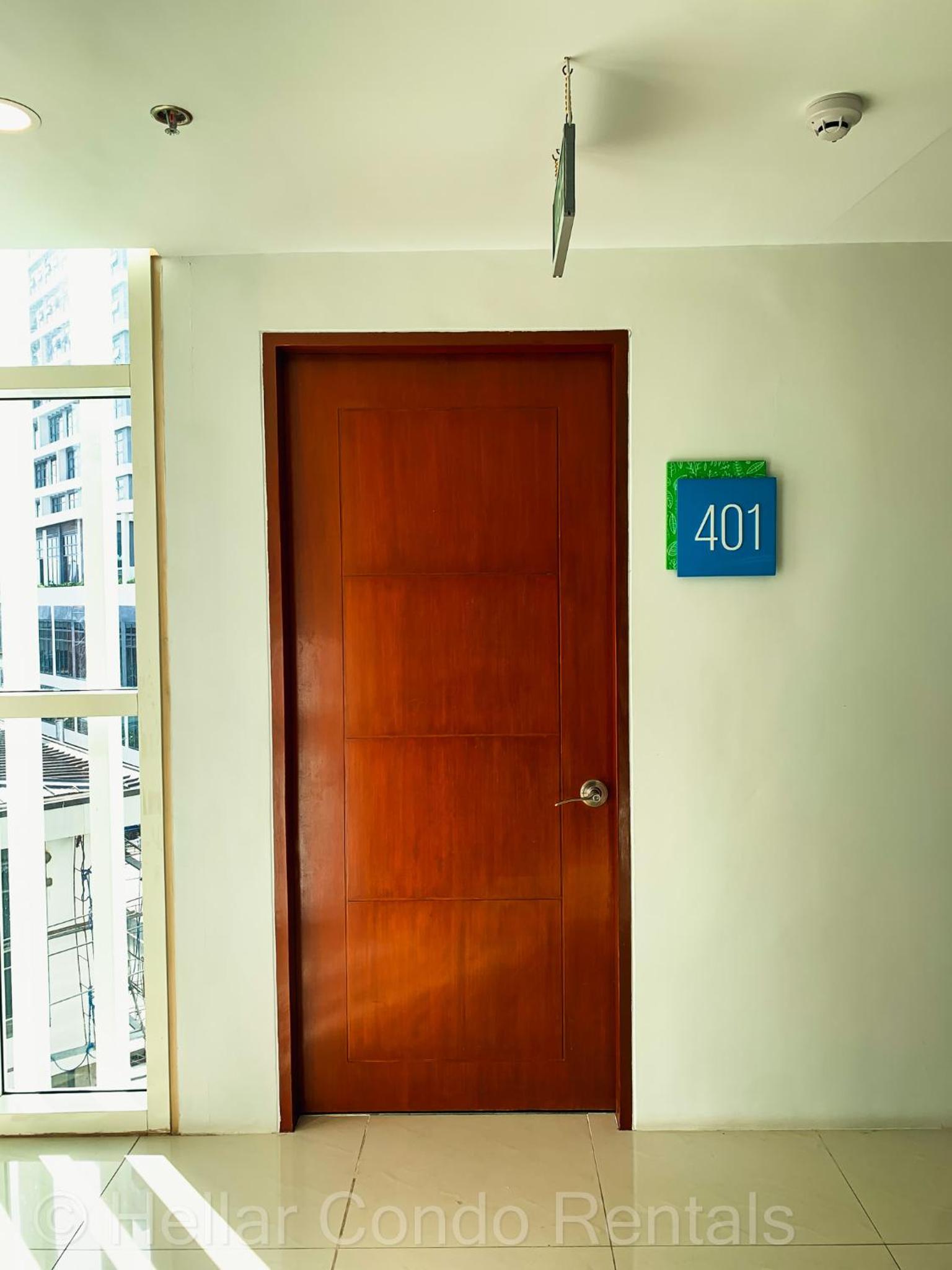 One-Bedroom Apartment photo 2