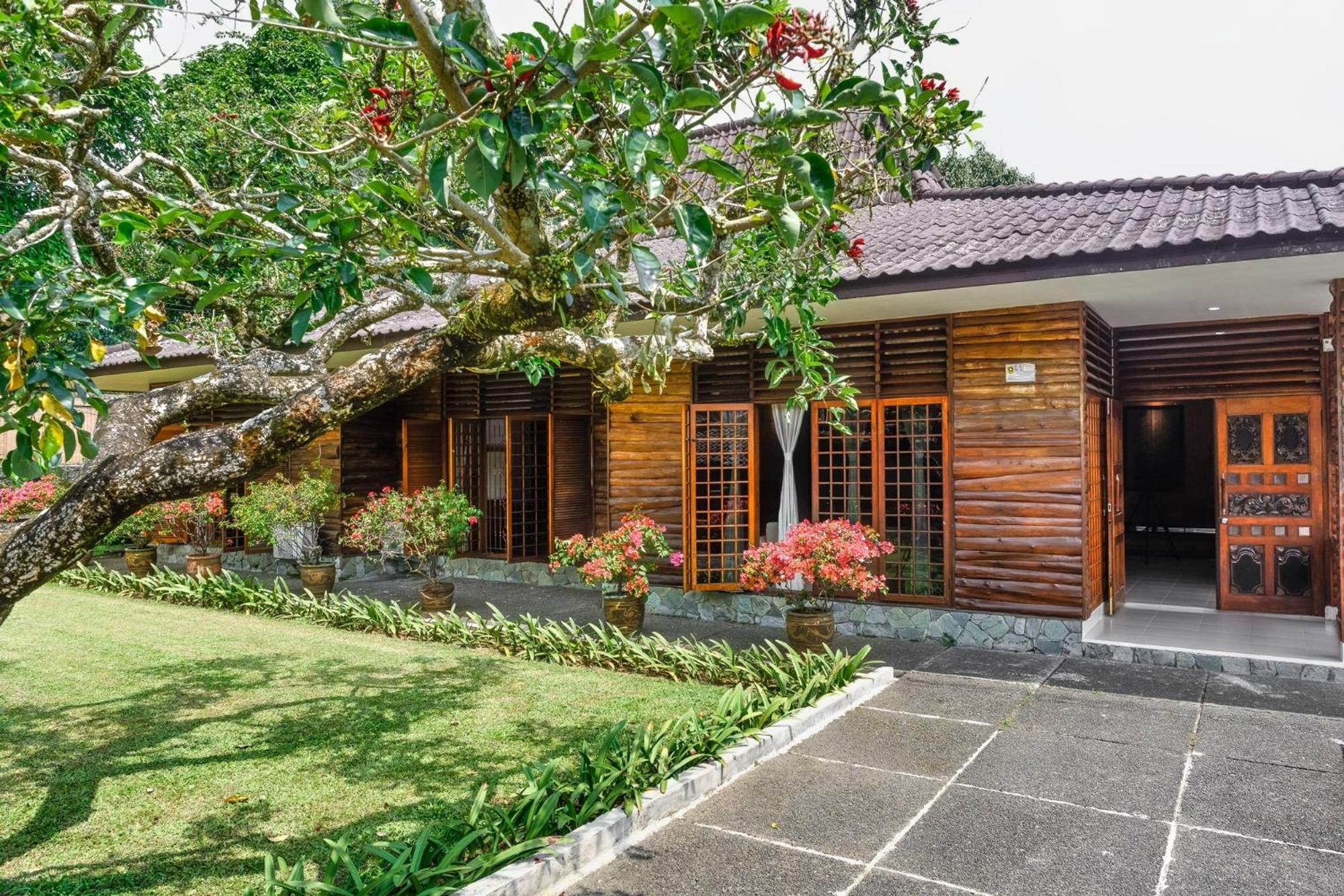 Villa photo 2