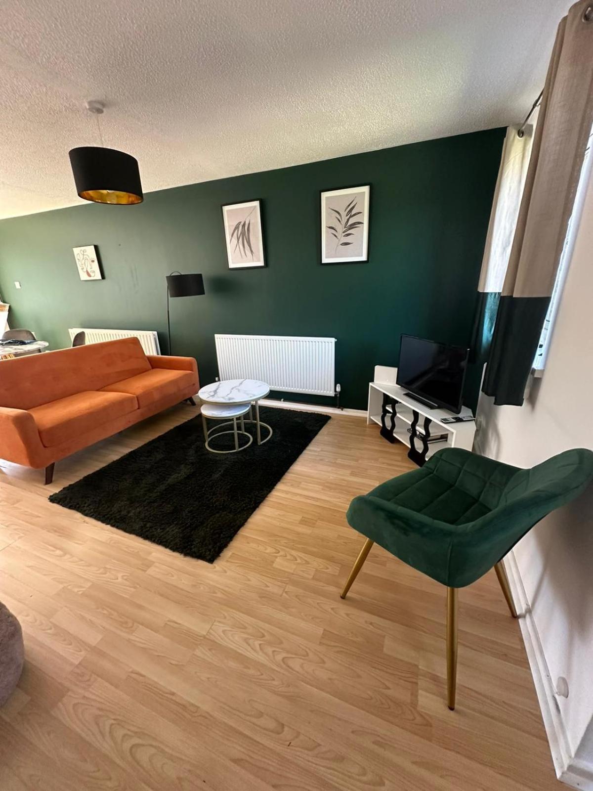 One-Bedroom House photo 1