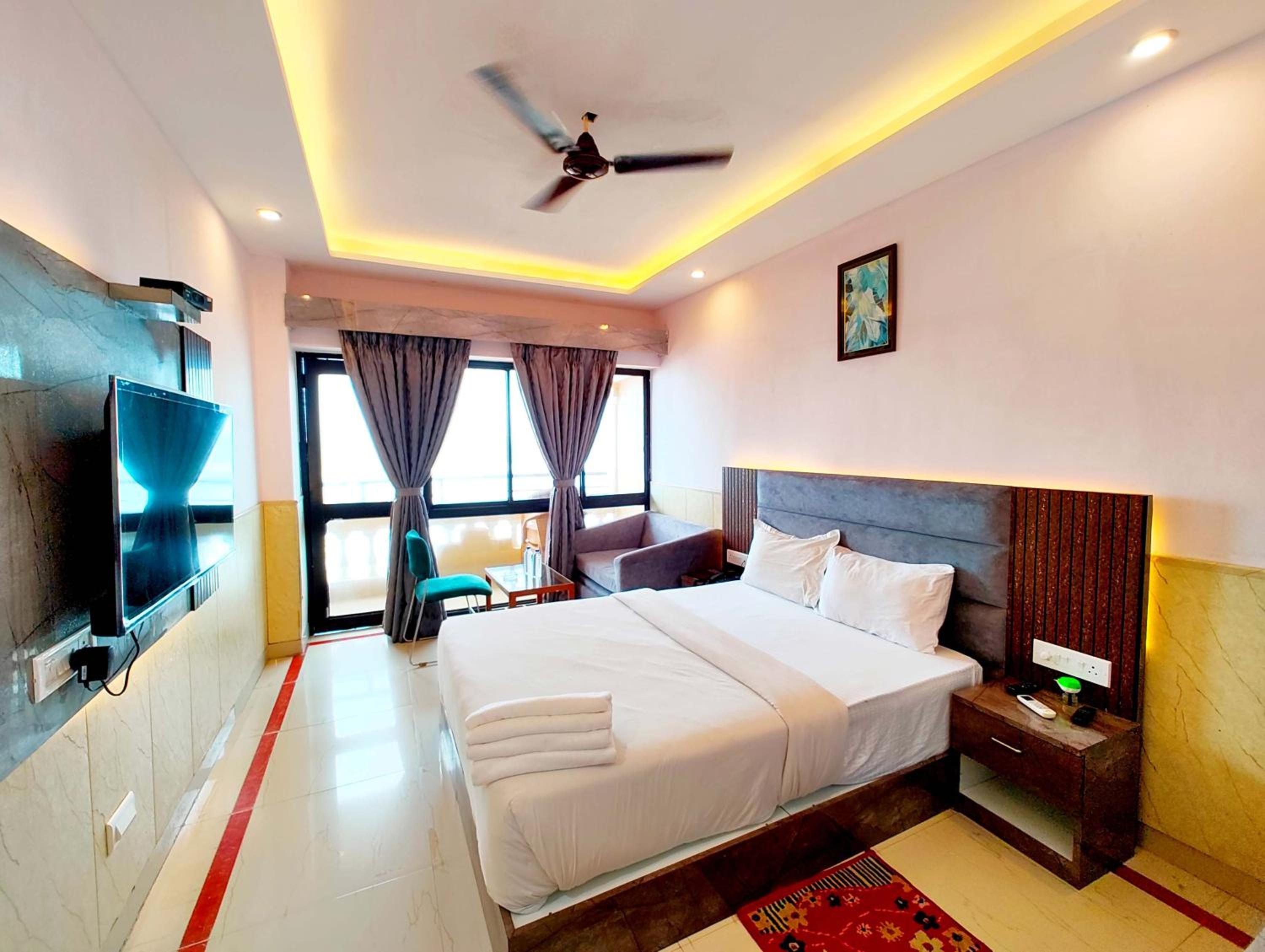 Deluxe Double Room With Balcony And Sea View - Photo 7