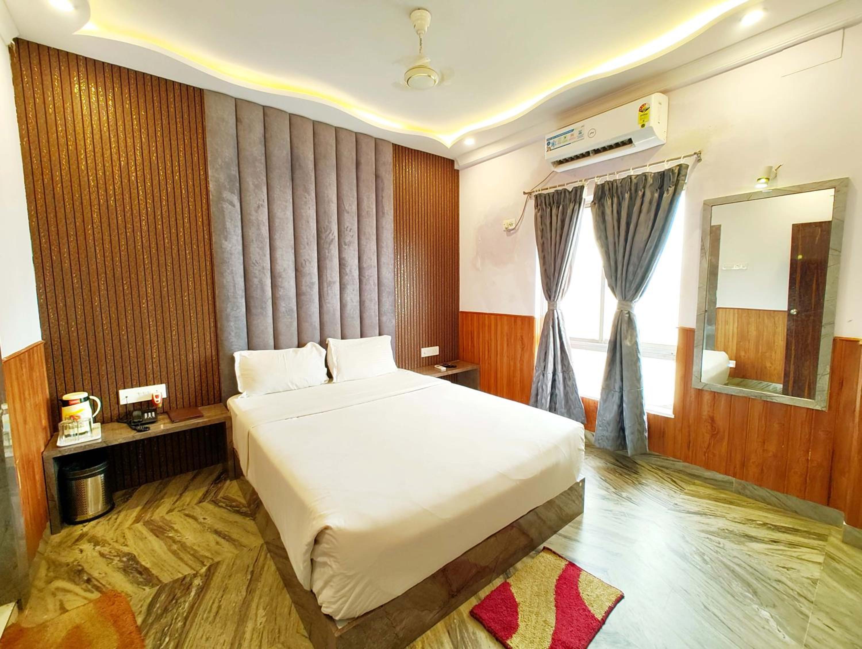 Deluxe Double Room With Balcony And Sea View - Photo 4