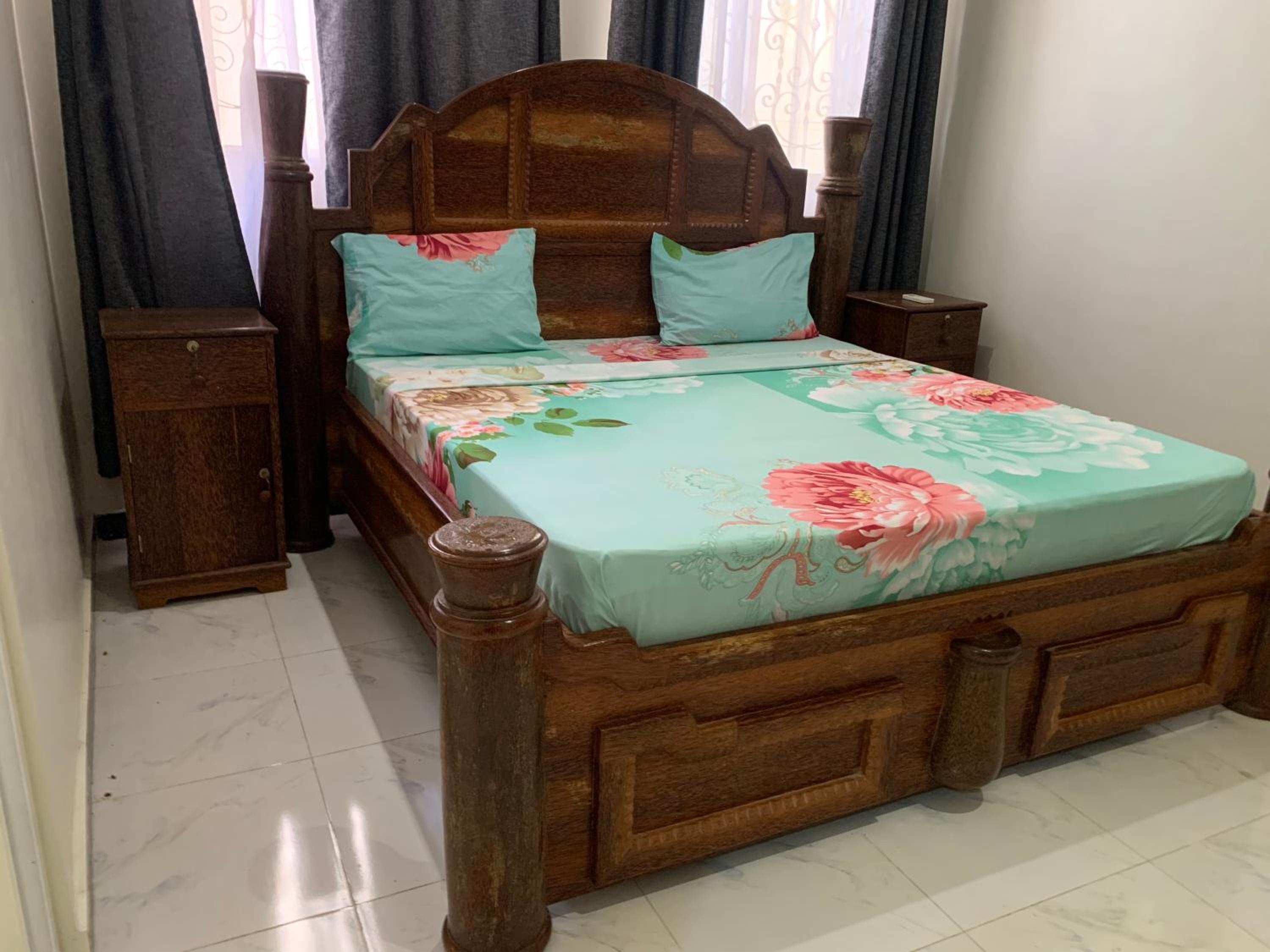 Three-Bedroom House photo 2