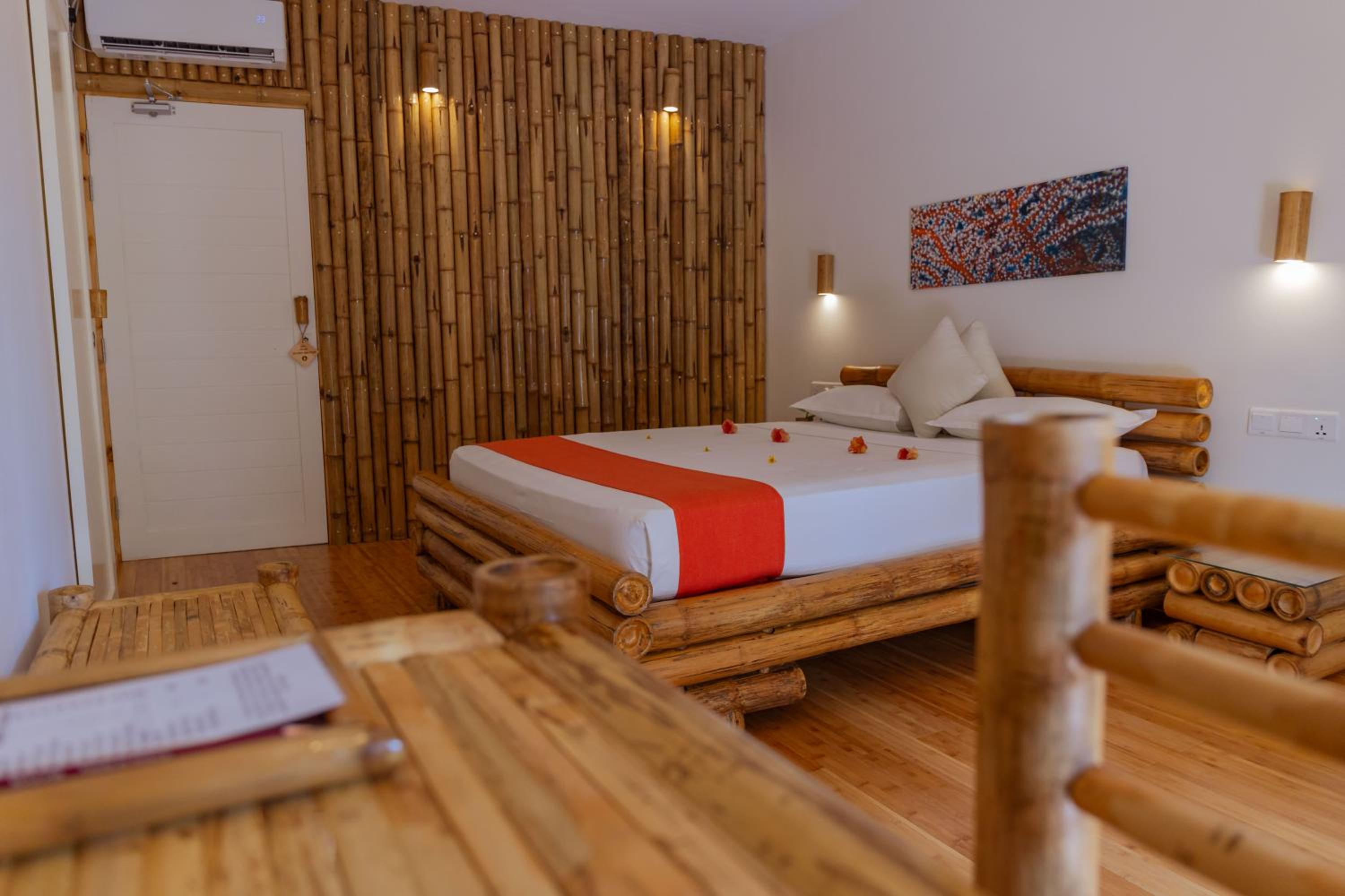Deluxe Double Room with Balcony photo 1