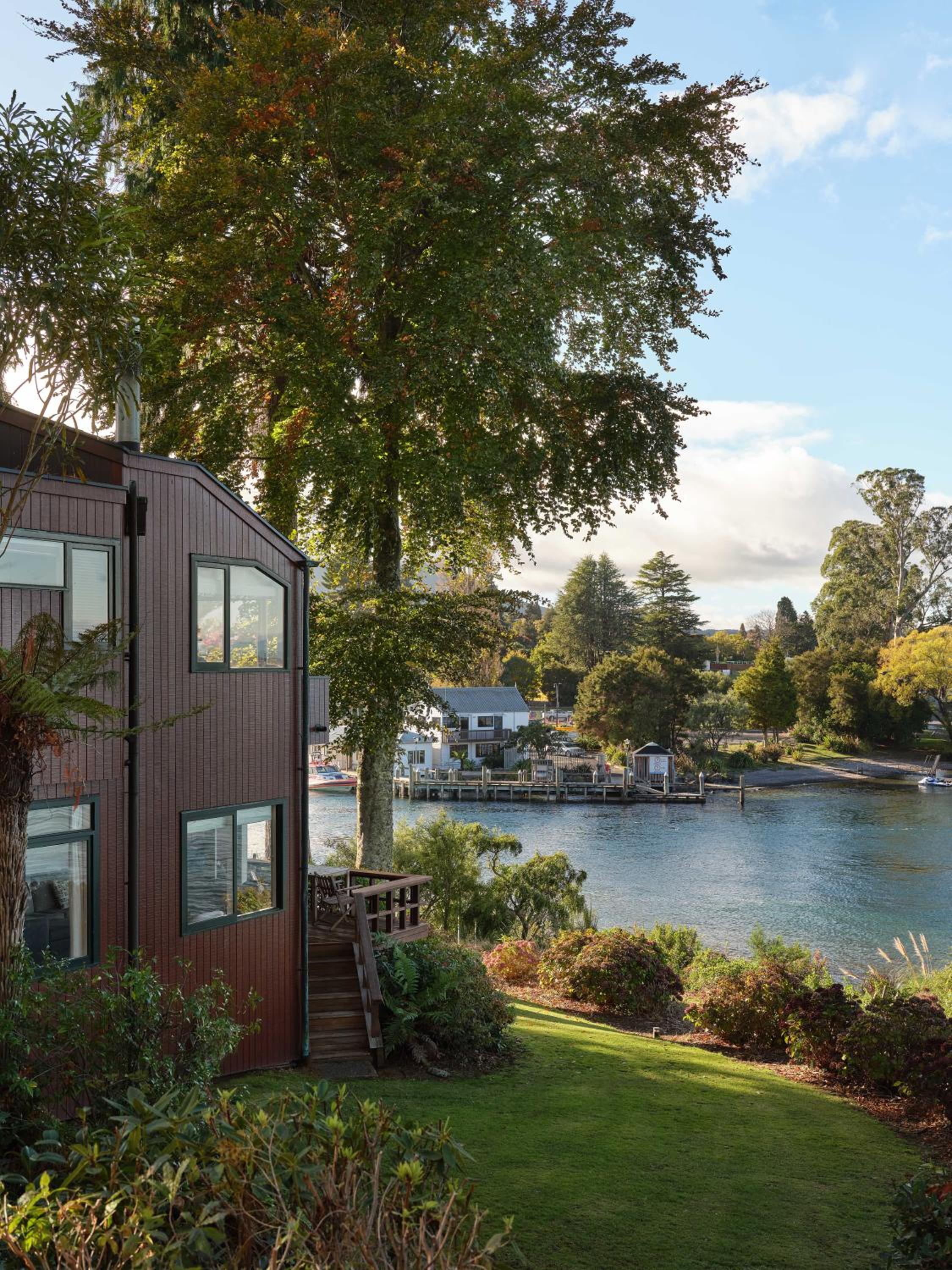 Apartment with Lake View