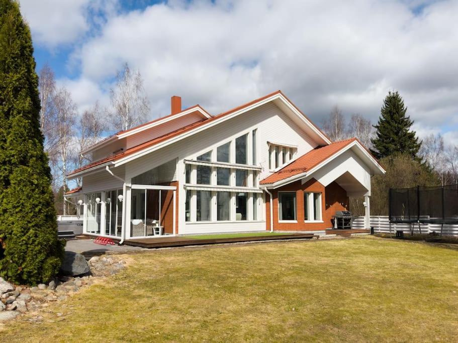 Villa photo 2