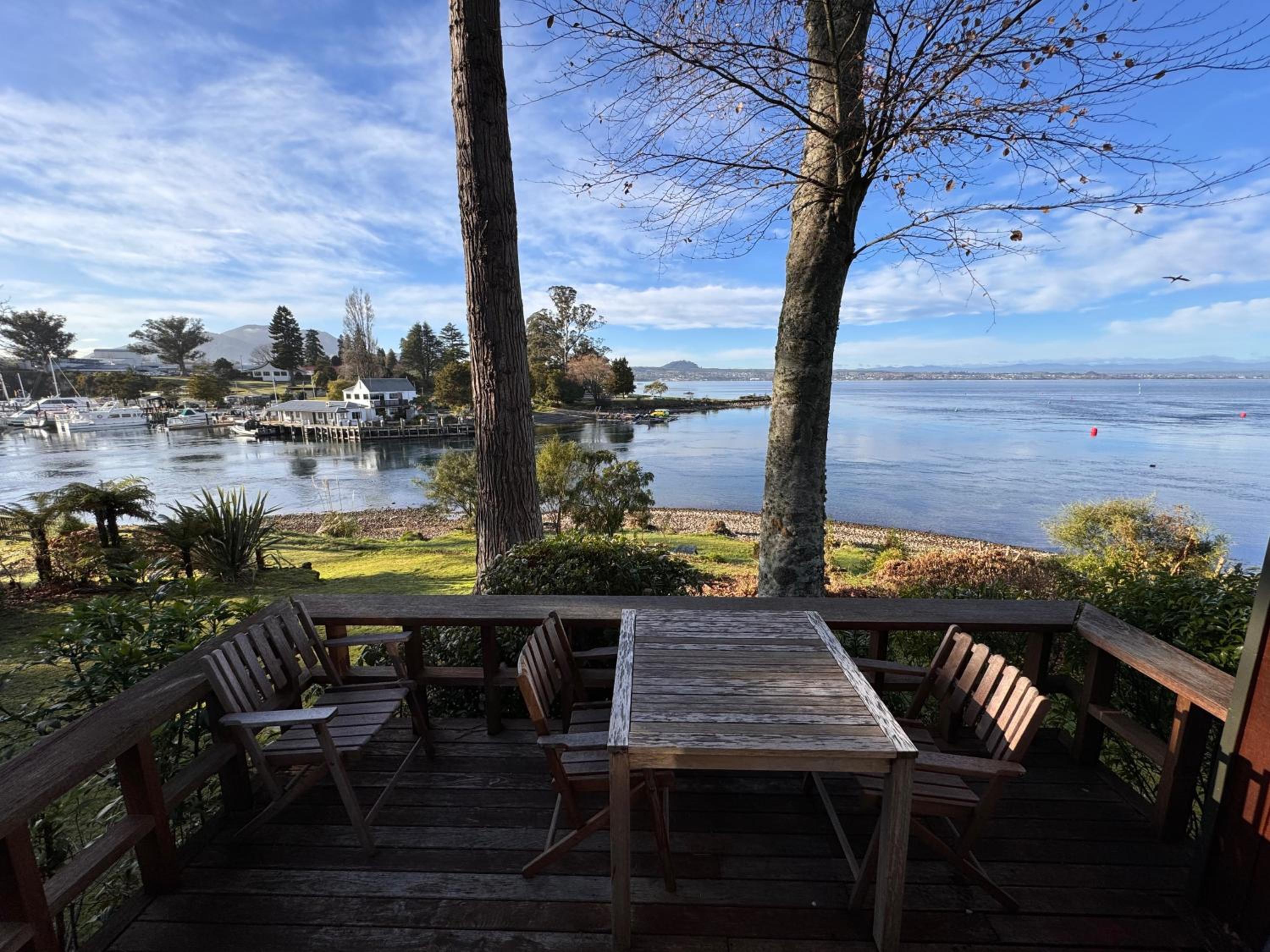 Apartment with Lake View