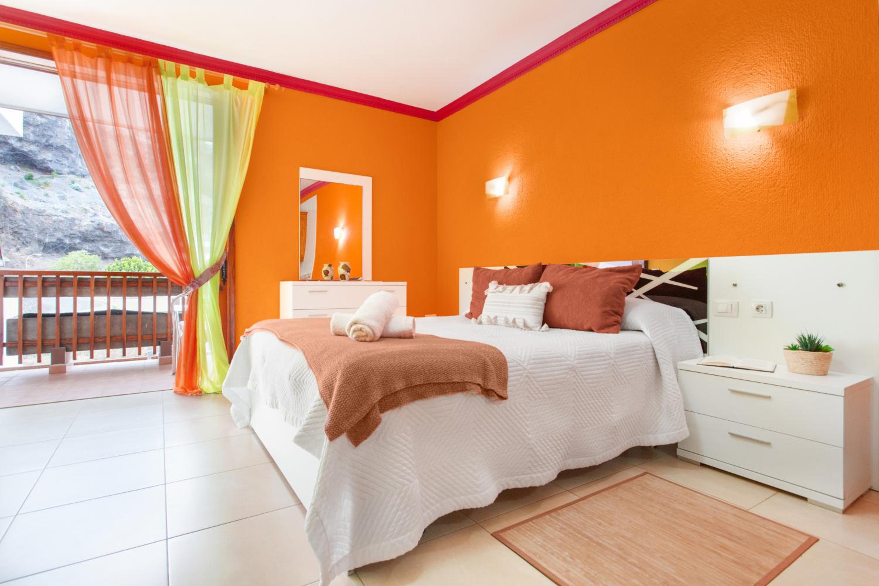 Apartamento de un dormitorio superior con balcón