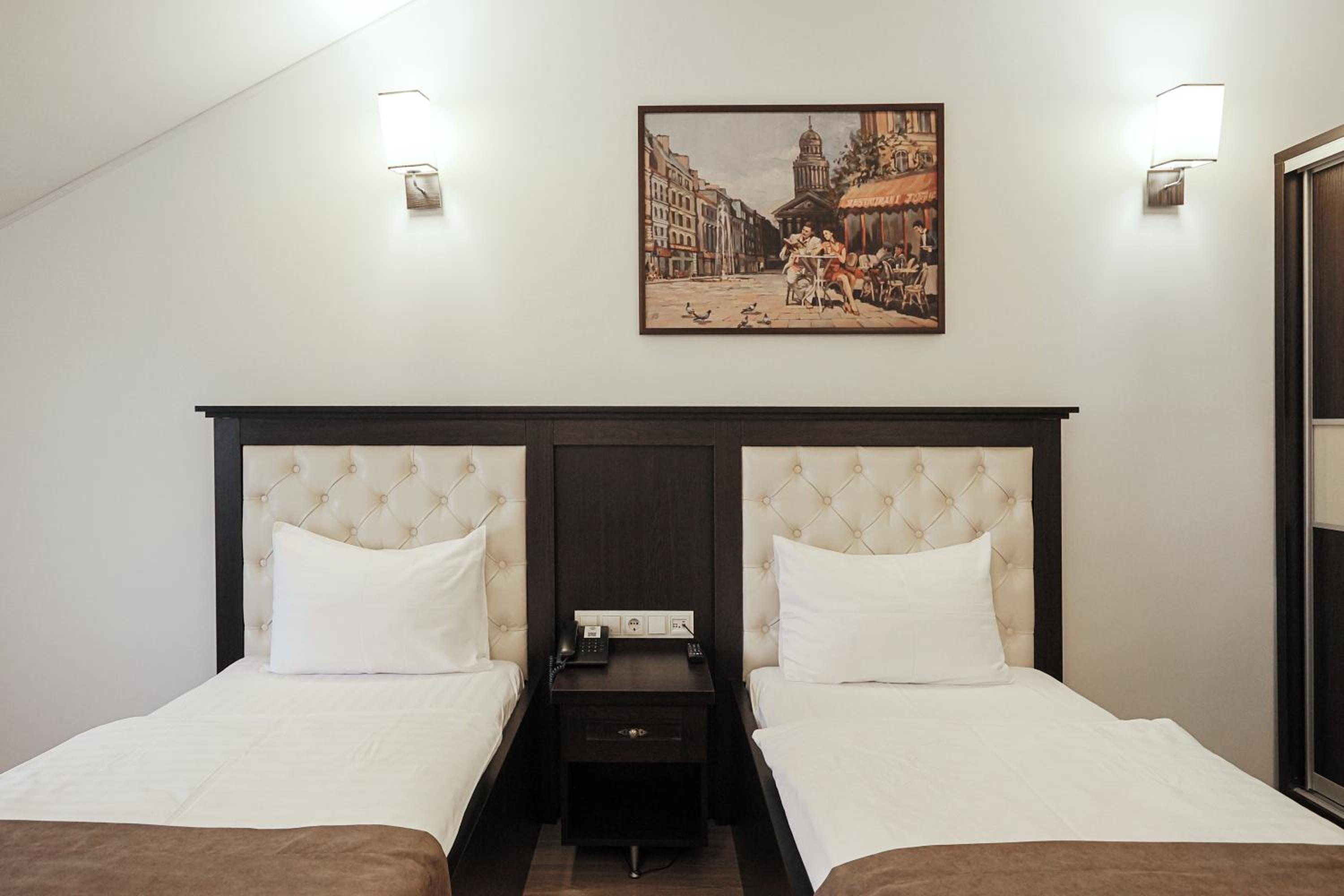 Standard Twin Room photo 3