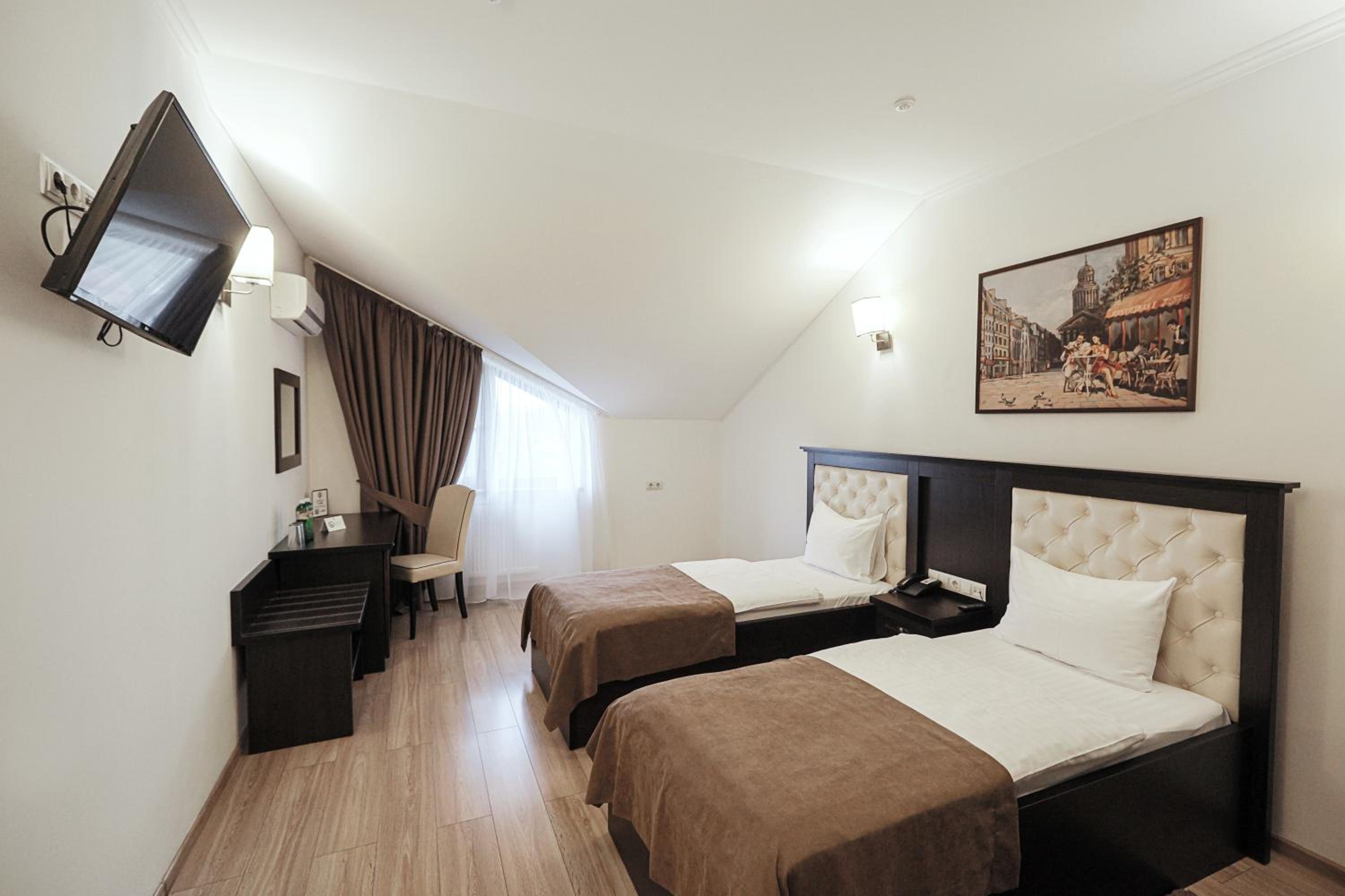 Standard Twin Room