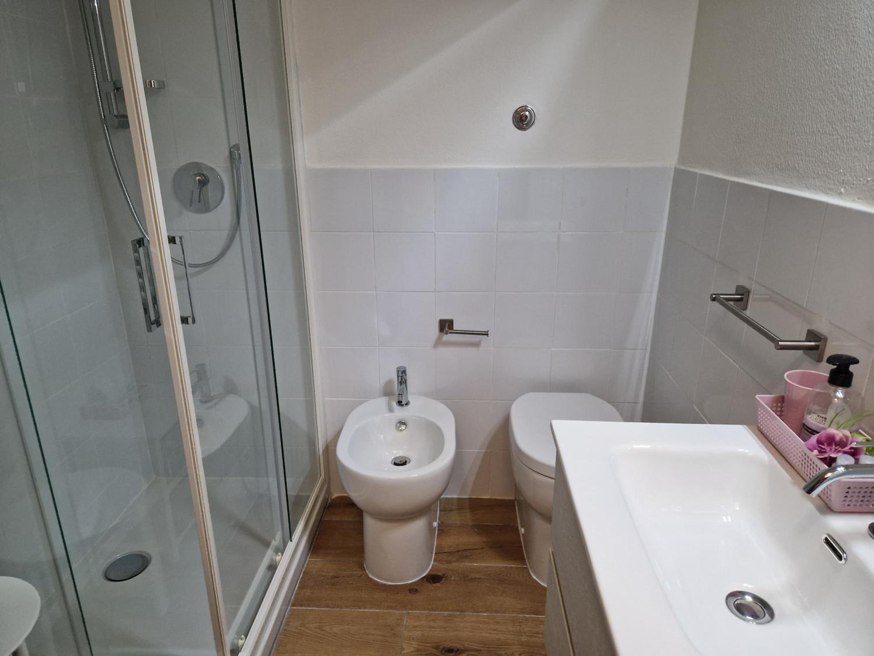 One-Bedroom Apartment - Photo 7