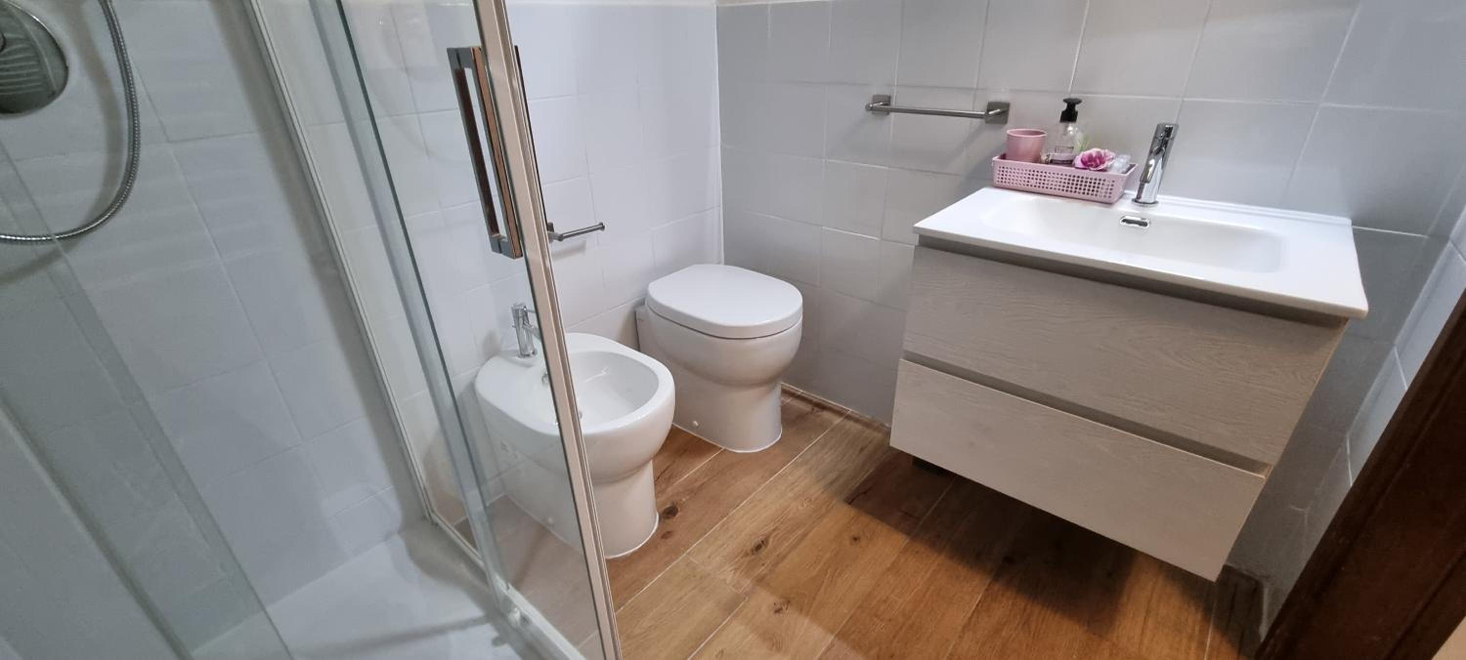 One-Bedroom Apartment - Photo 8